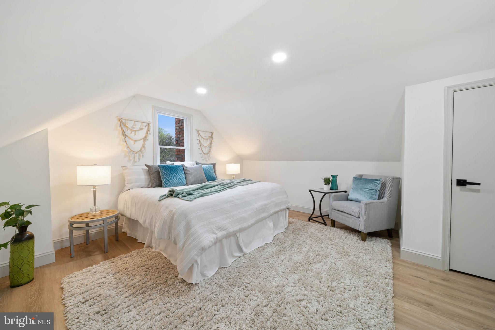 KELLINGTON DRIVE - Residential