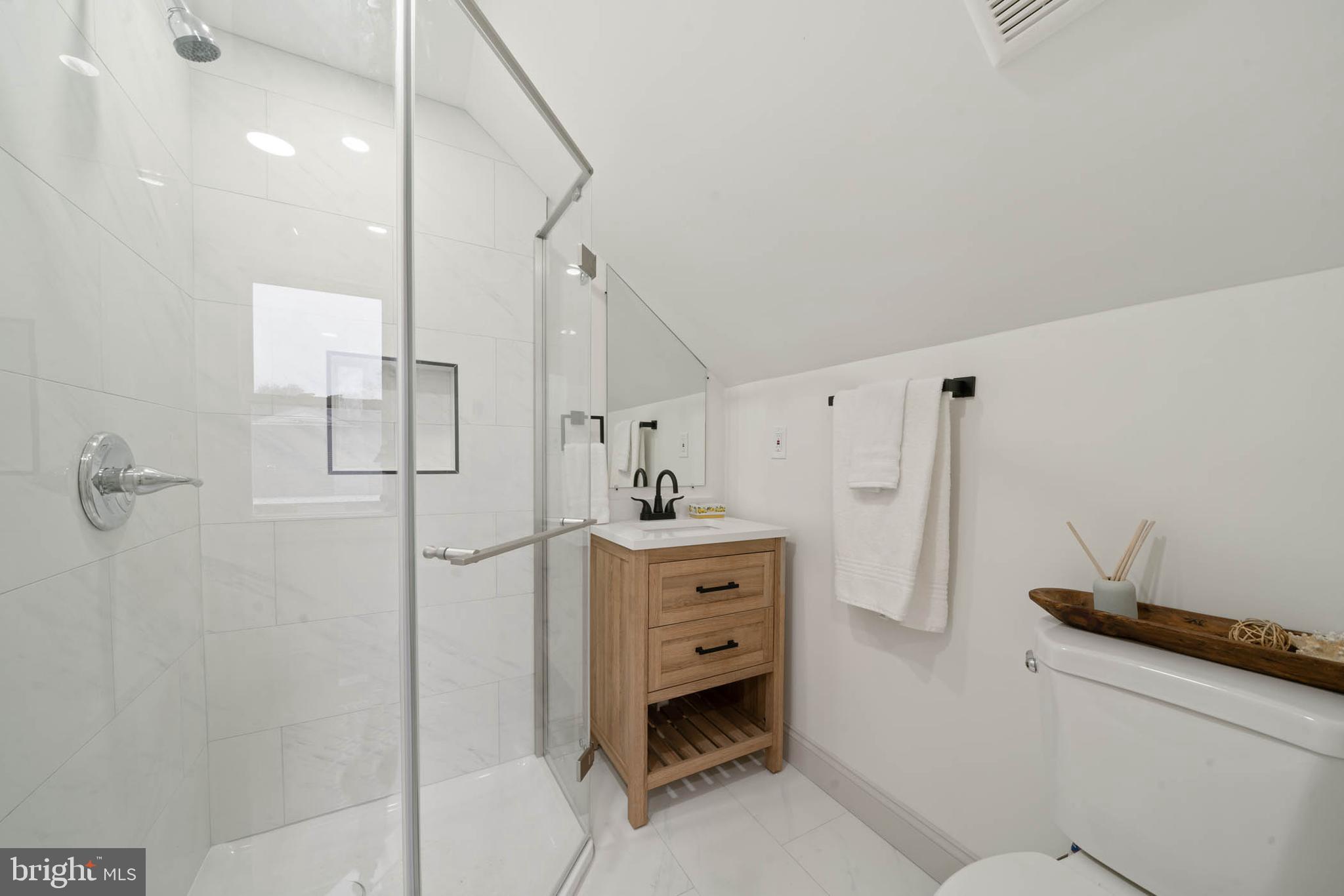 KELLINGTON DRIVE - Residential