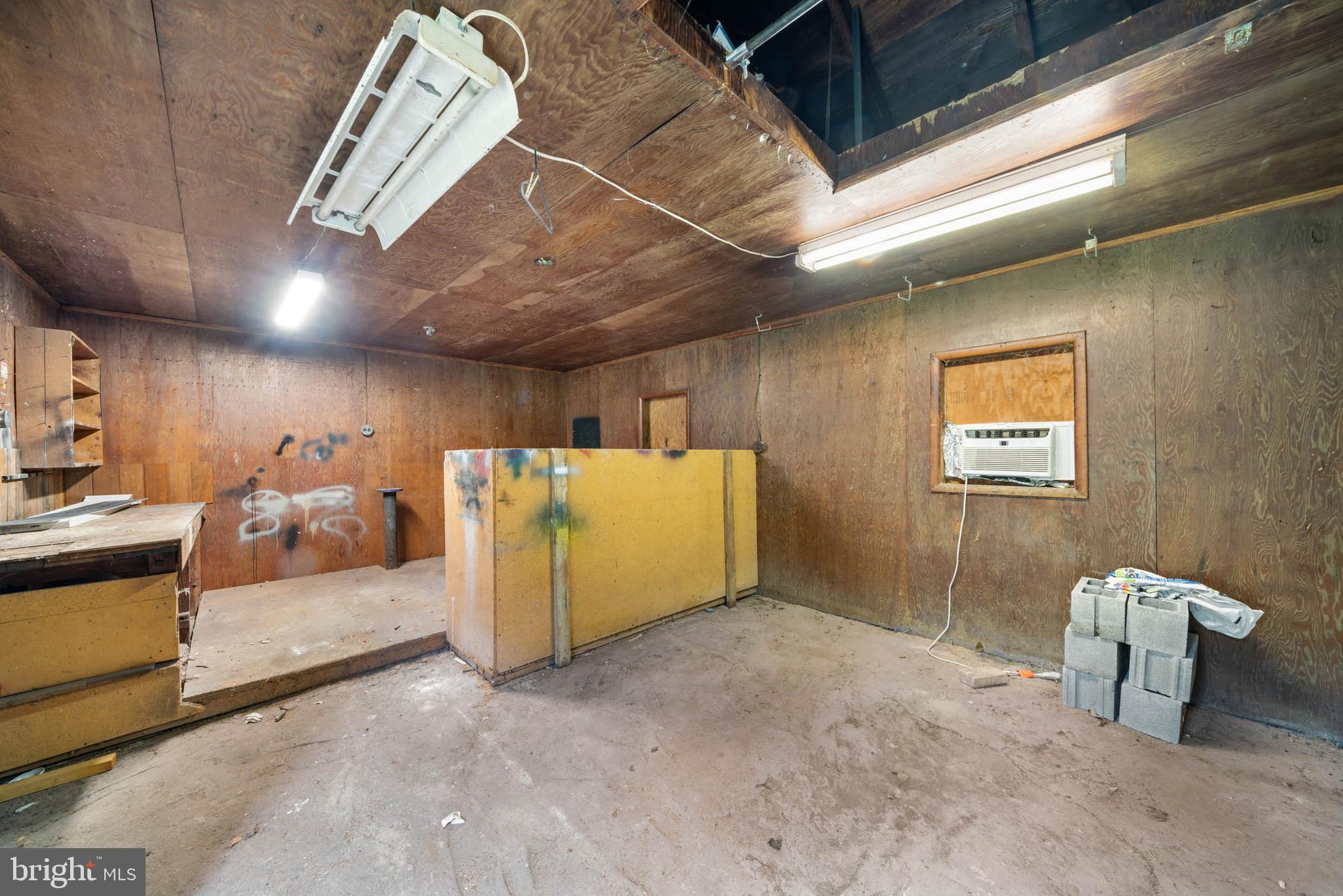 KELLINGTON DRIVE - Residential