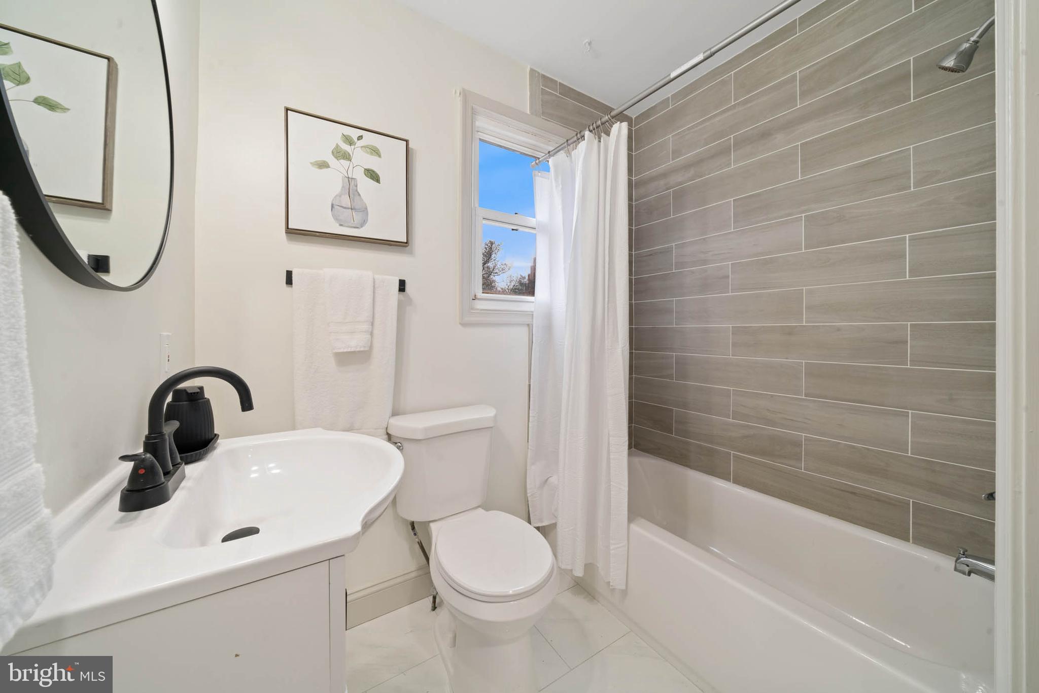 KELLINGTON DRIVE - Residential