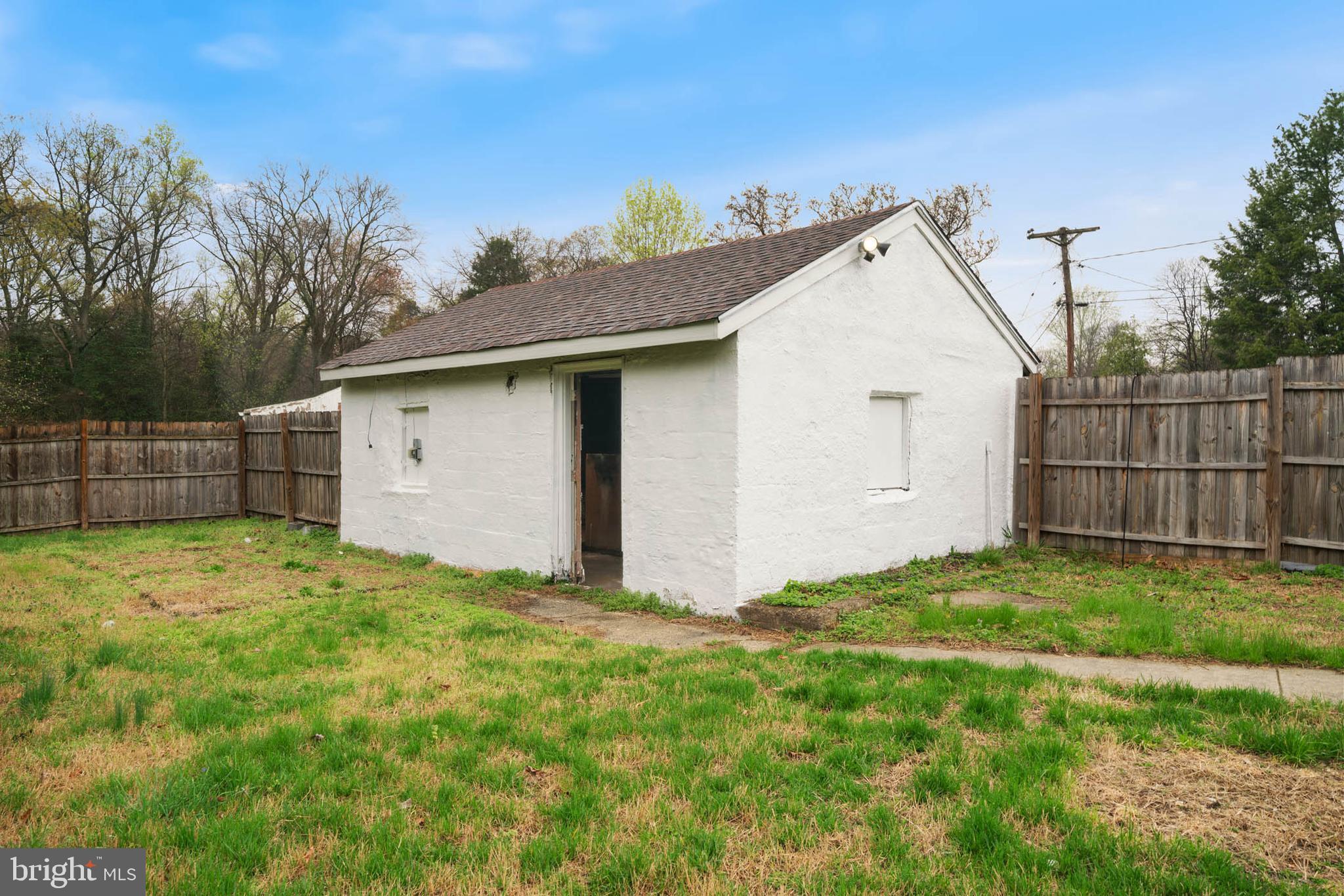 KELLINGTON DRIVE - Residential