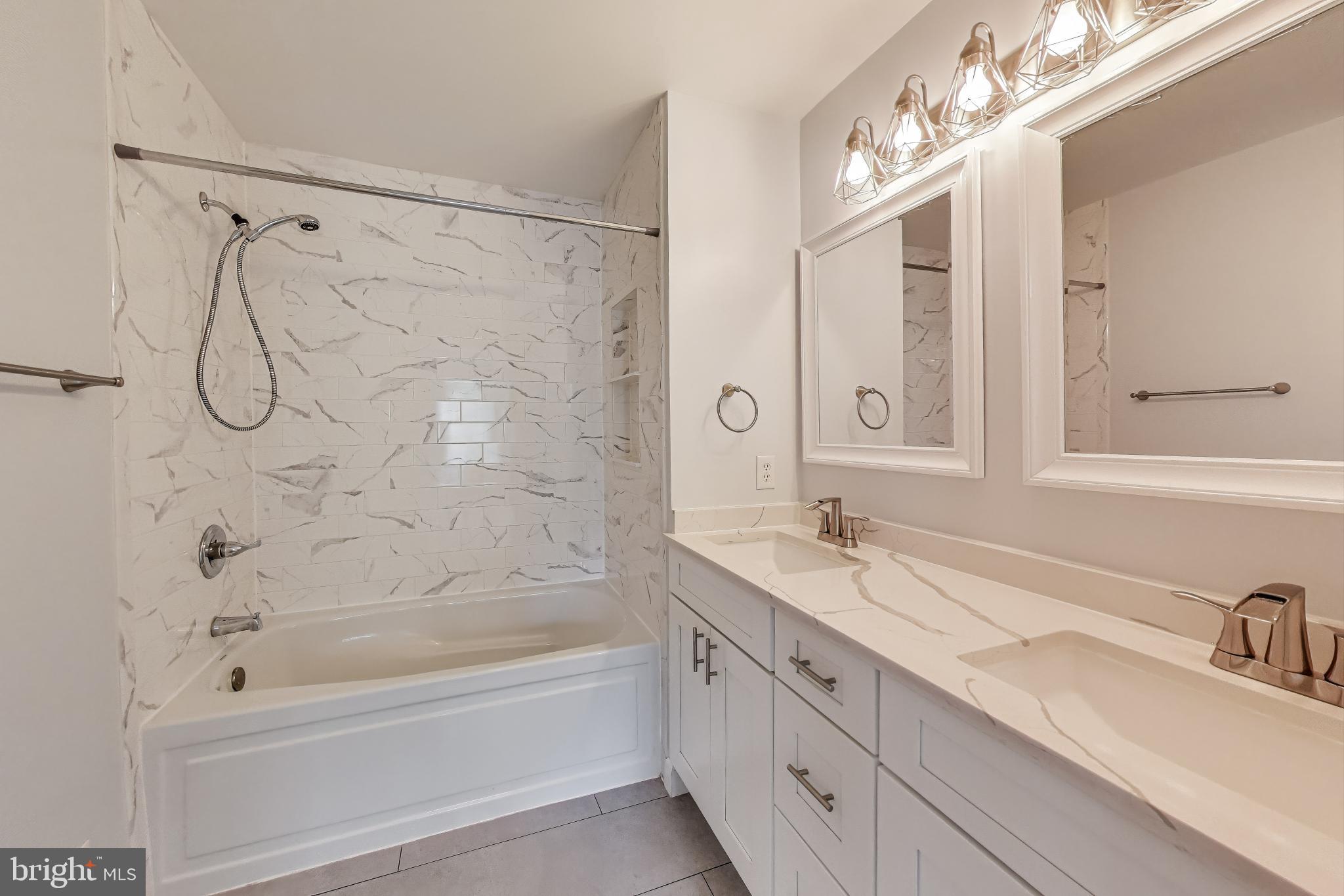 PINEY ORCHARD - Residential