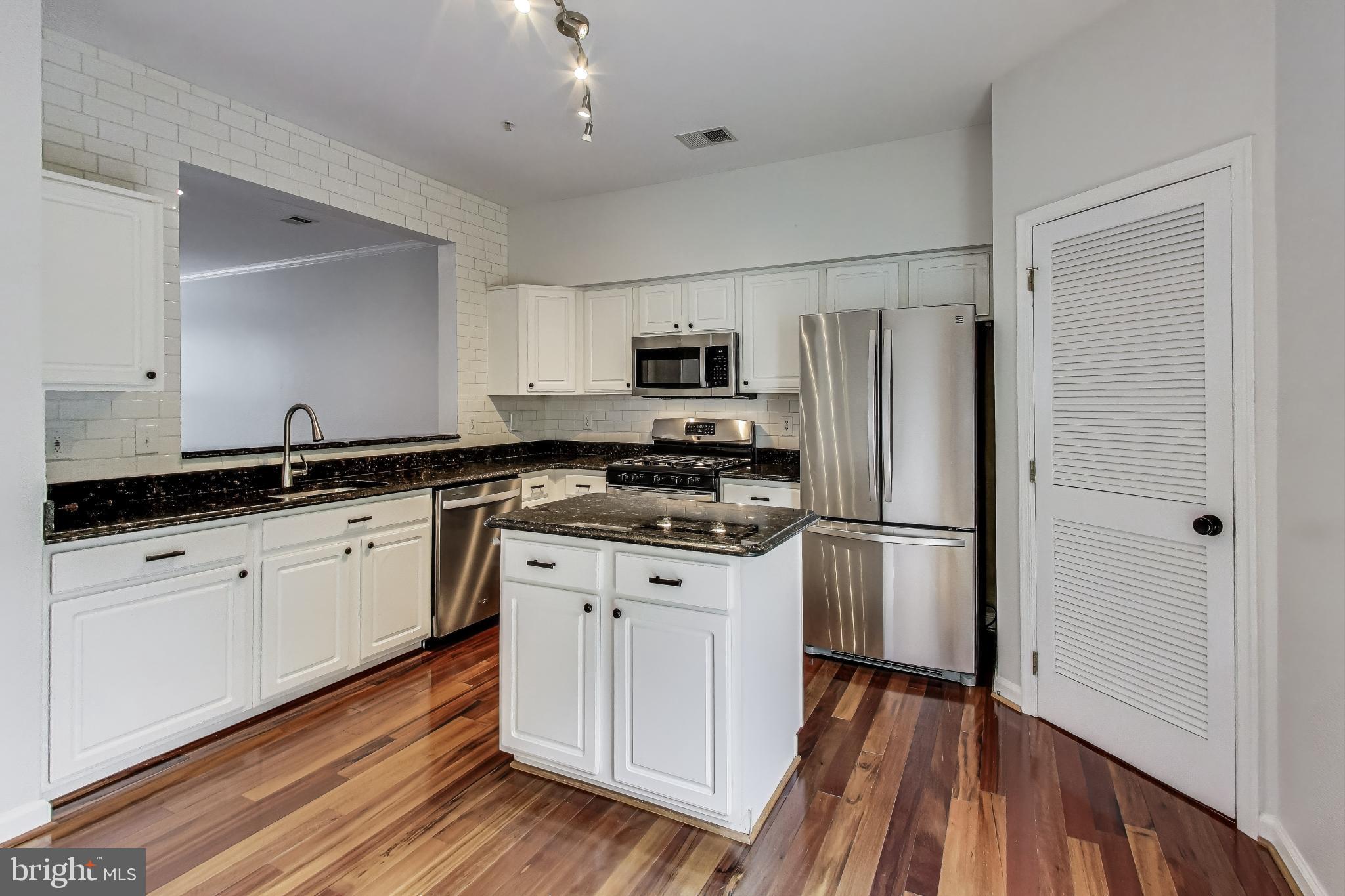 PINEY ORCHARD - Residential