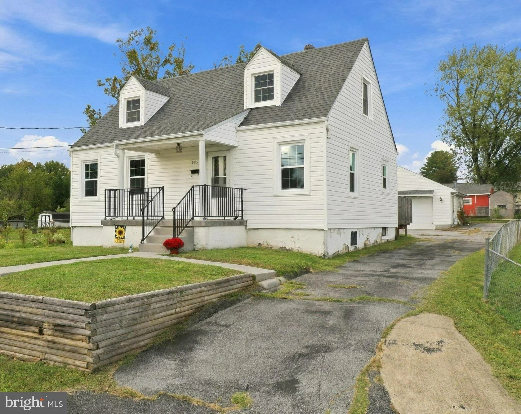 823 W 13th Street