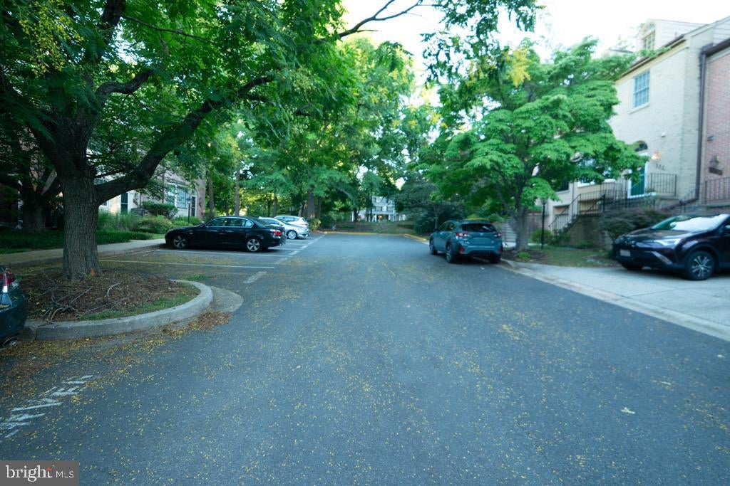 323 LYNN MANOR DRIVE