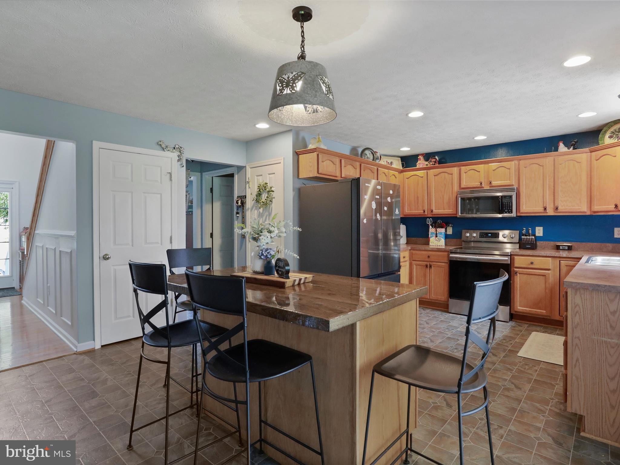 1143 HAPPY RIDGE DRIVE