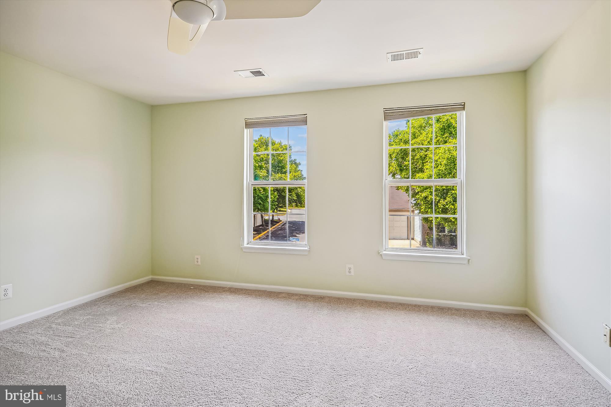 ASHBURN FARM - Residential