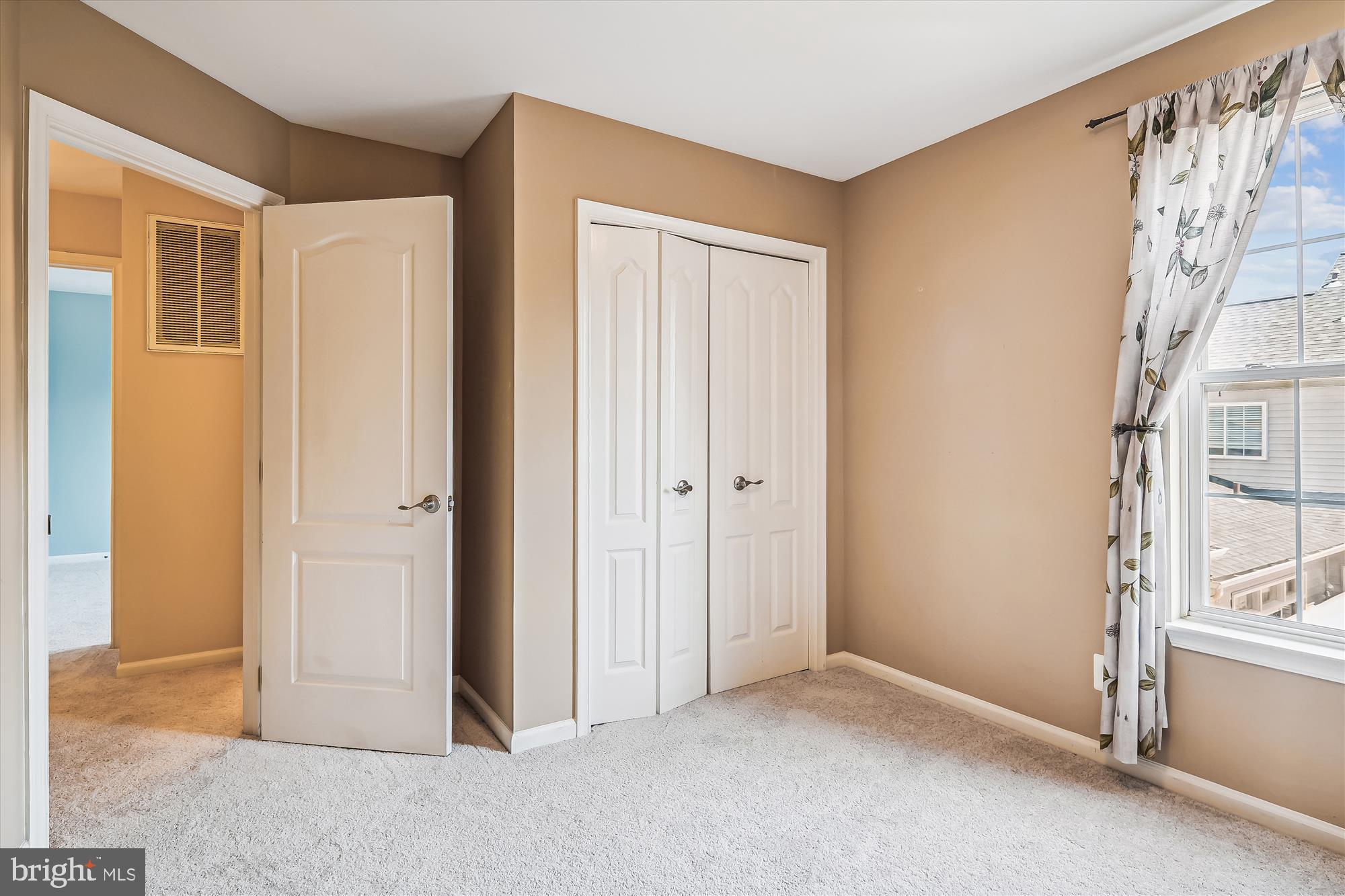 ASHBURN FARM - Residential