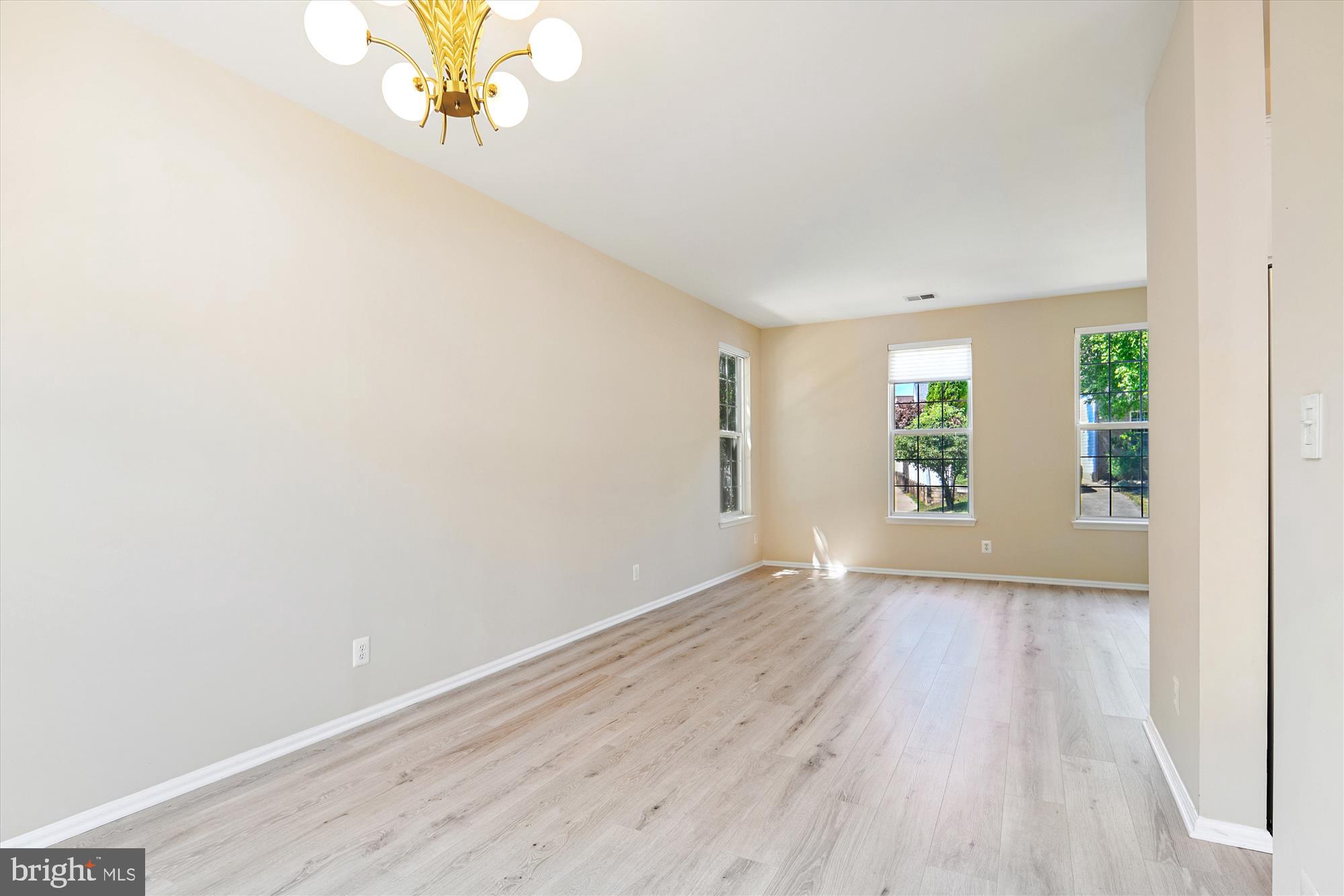 ASHBURN FARM - Residential