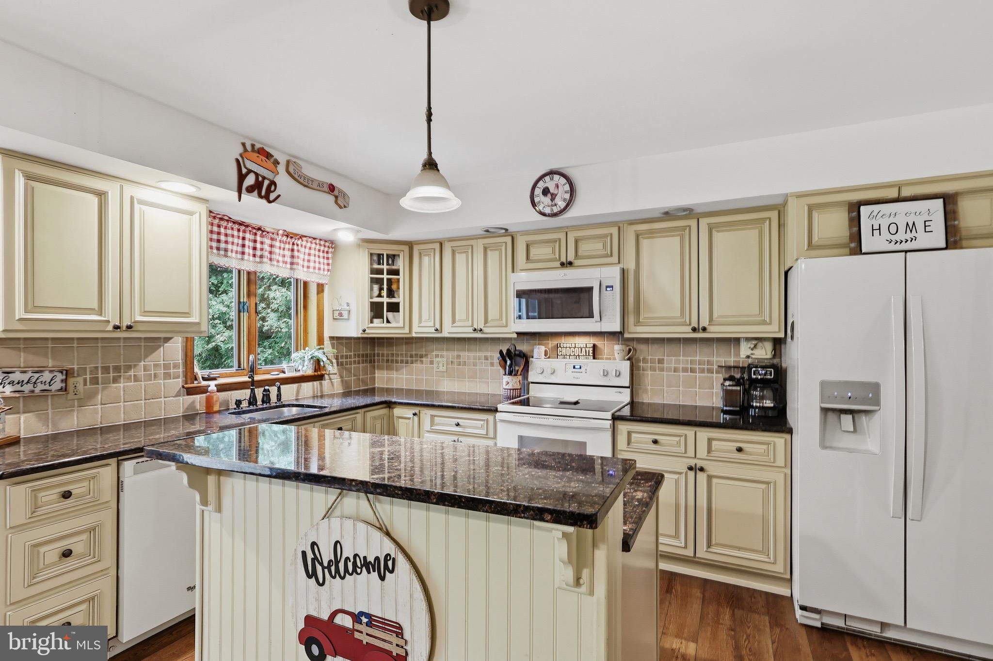 FEASTERVILLE - Residential