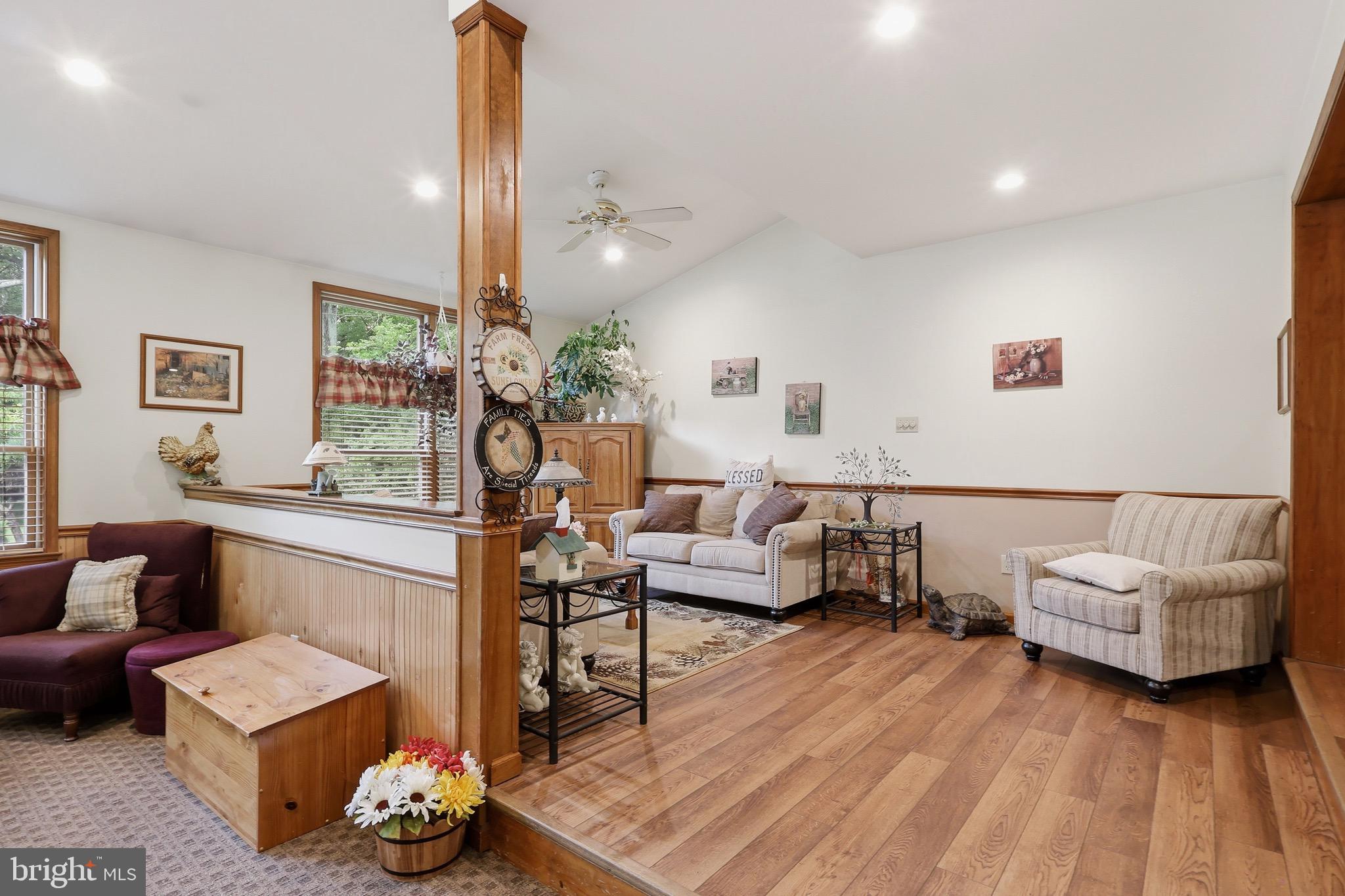 FEASTERVILLE - Residential