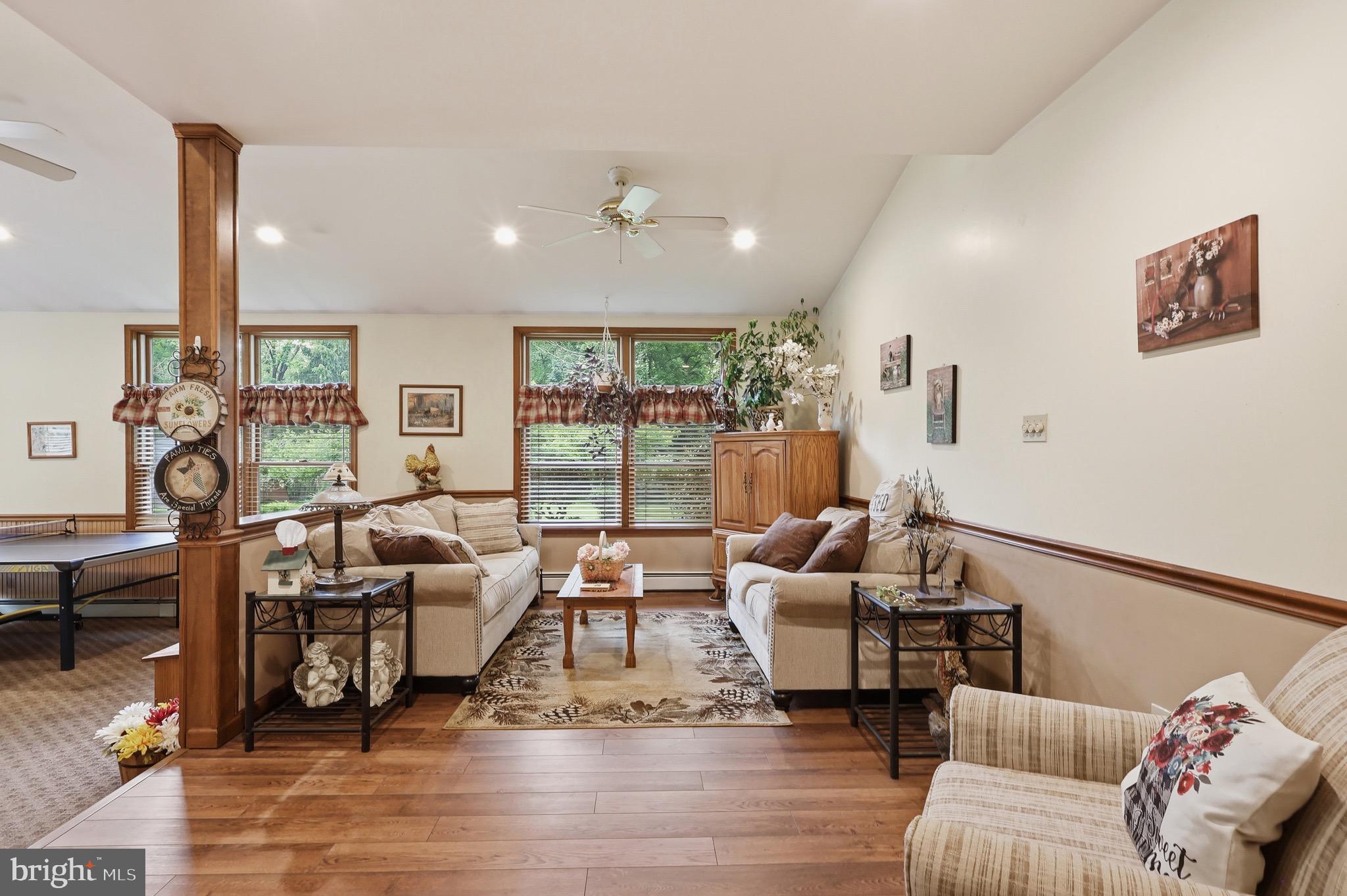 FEASTERVILLE - Residential
