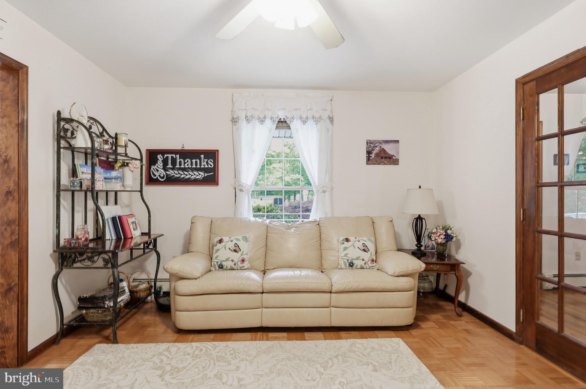 FEASTERVILLE - Residential