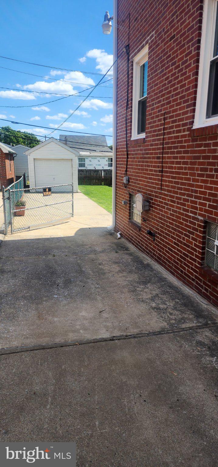 EAST SIDE - Residential