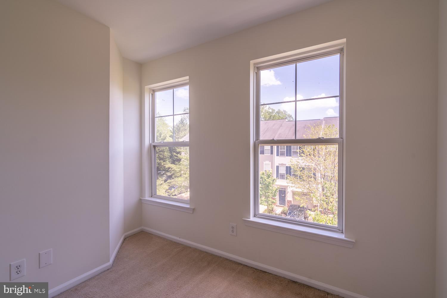 SIGNATURE AT BROADLANDS - Residential