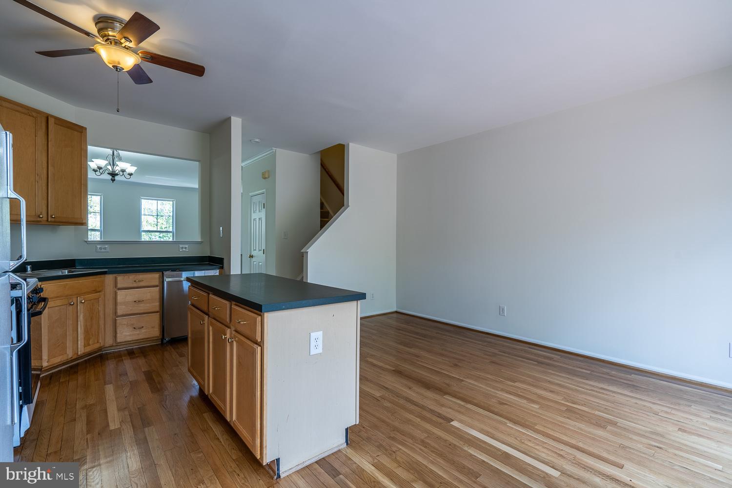 SIGNATURE AT BROADLANDS - Residential