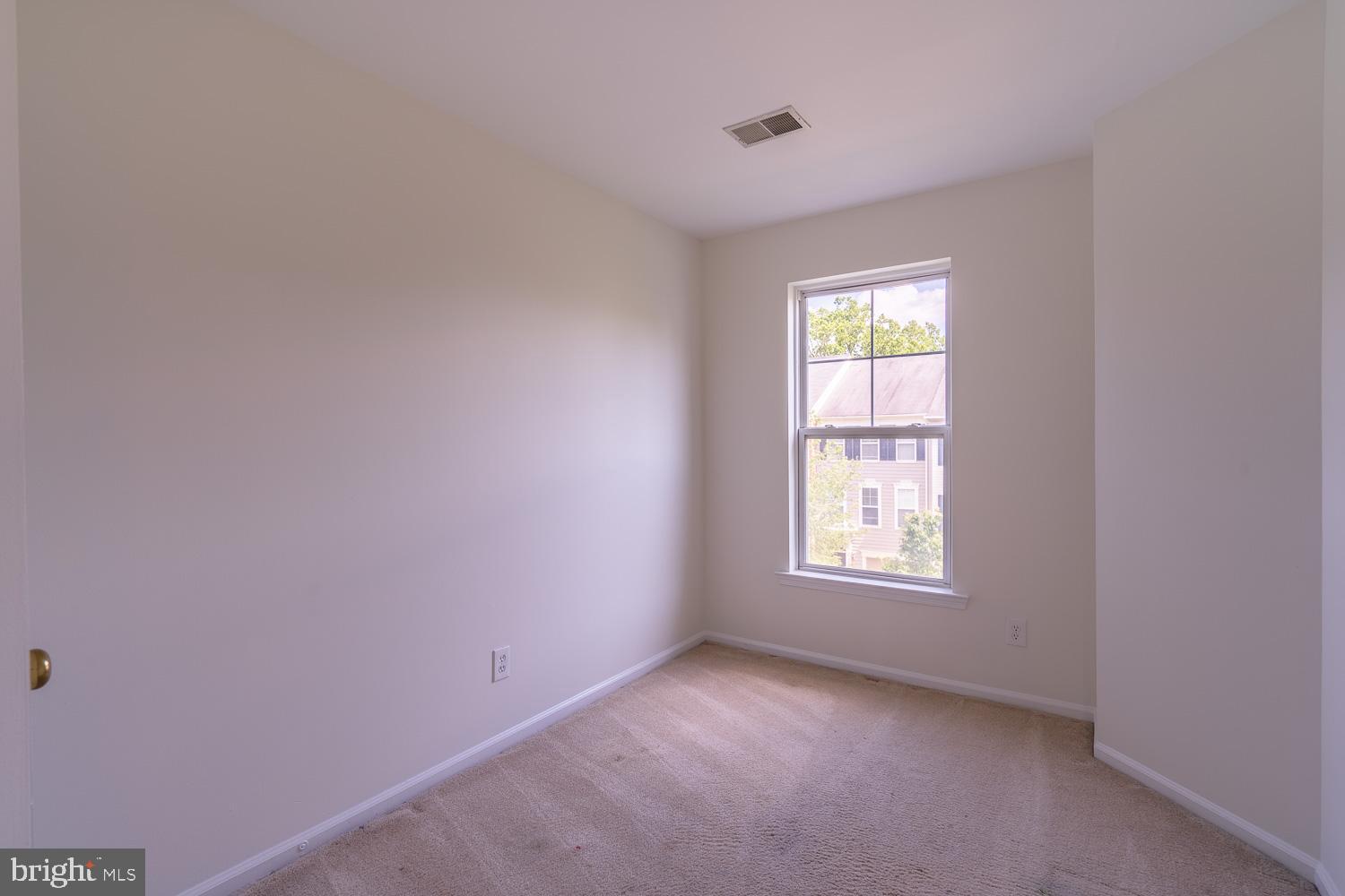 SIGNATURE AT BROADLANDS - Residential