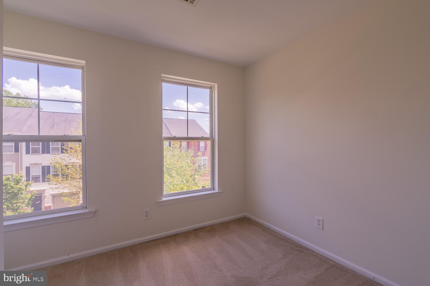 SIGNATURE AT BROADLANDS - Residential