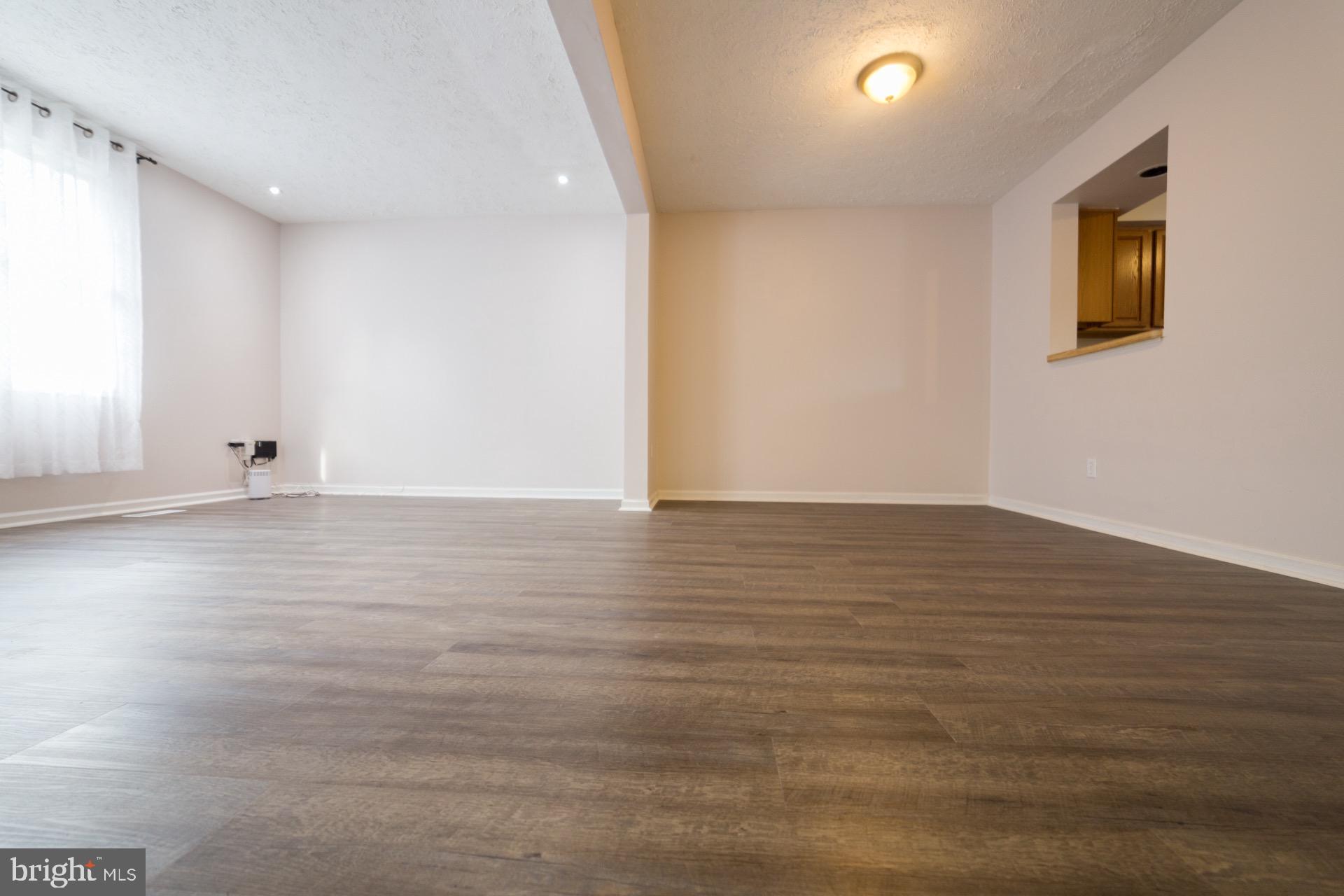 GUNNERS LAKE VILLAGE - Residential Lease