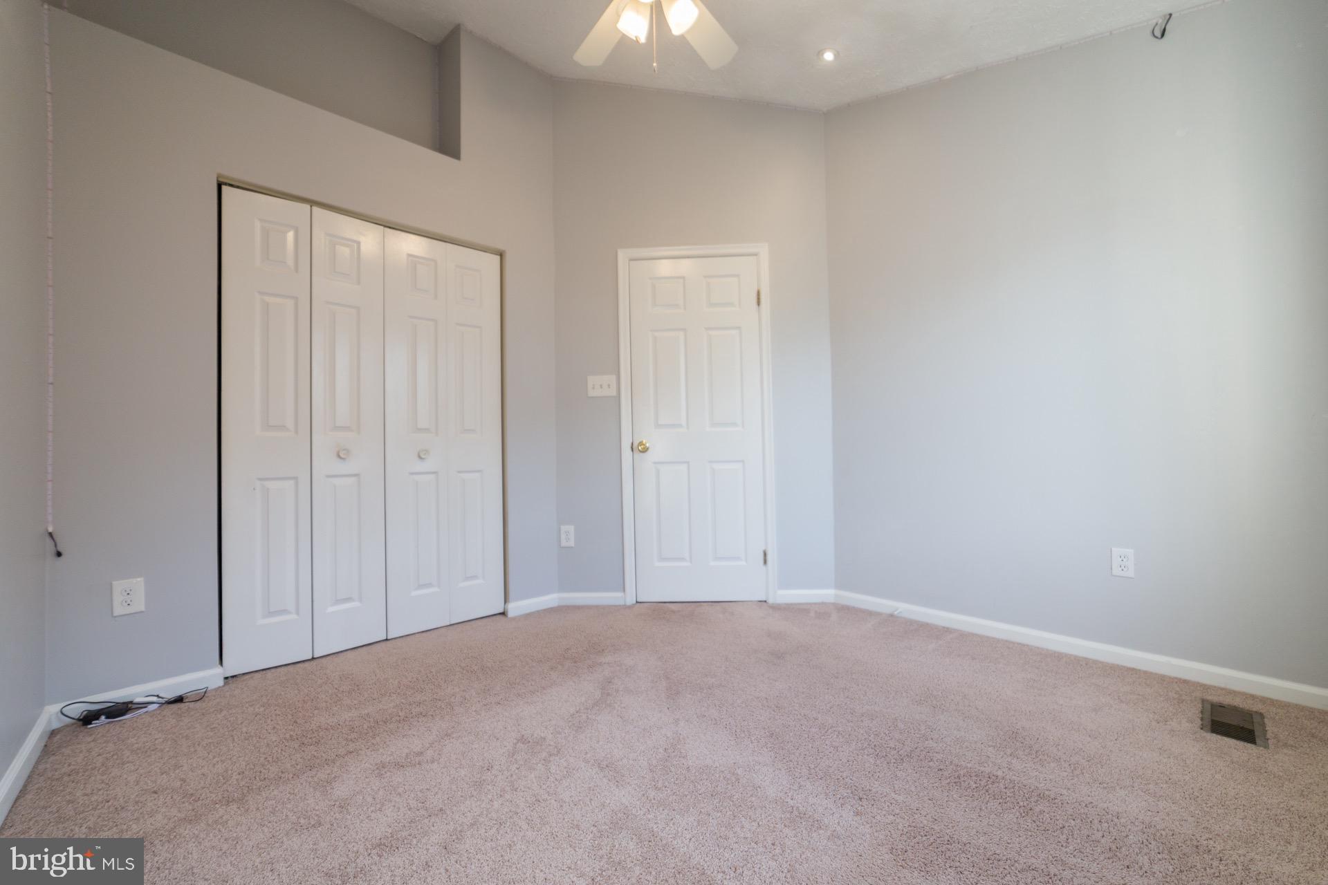 GUNNERS LAKE VILLAGE - Residential Lease