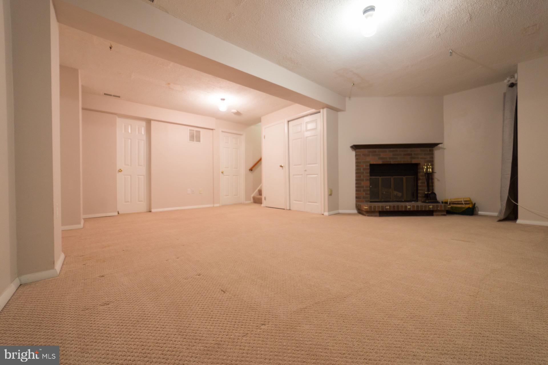 GUNNERS LAKE VILLAGE - Residential Lease