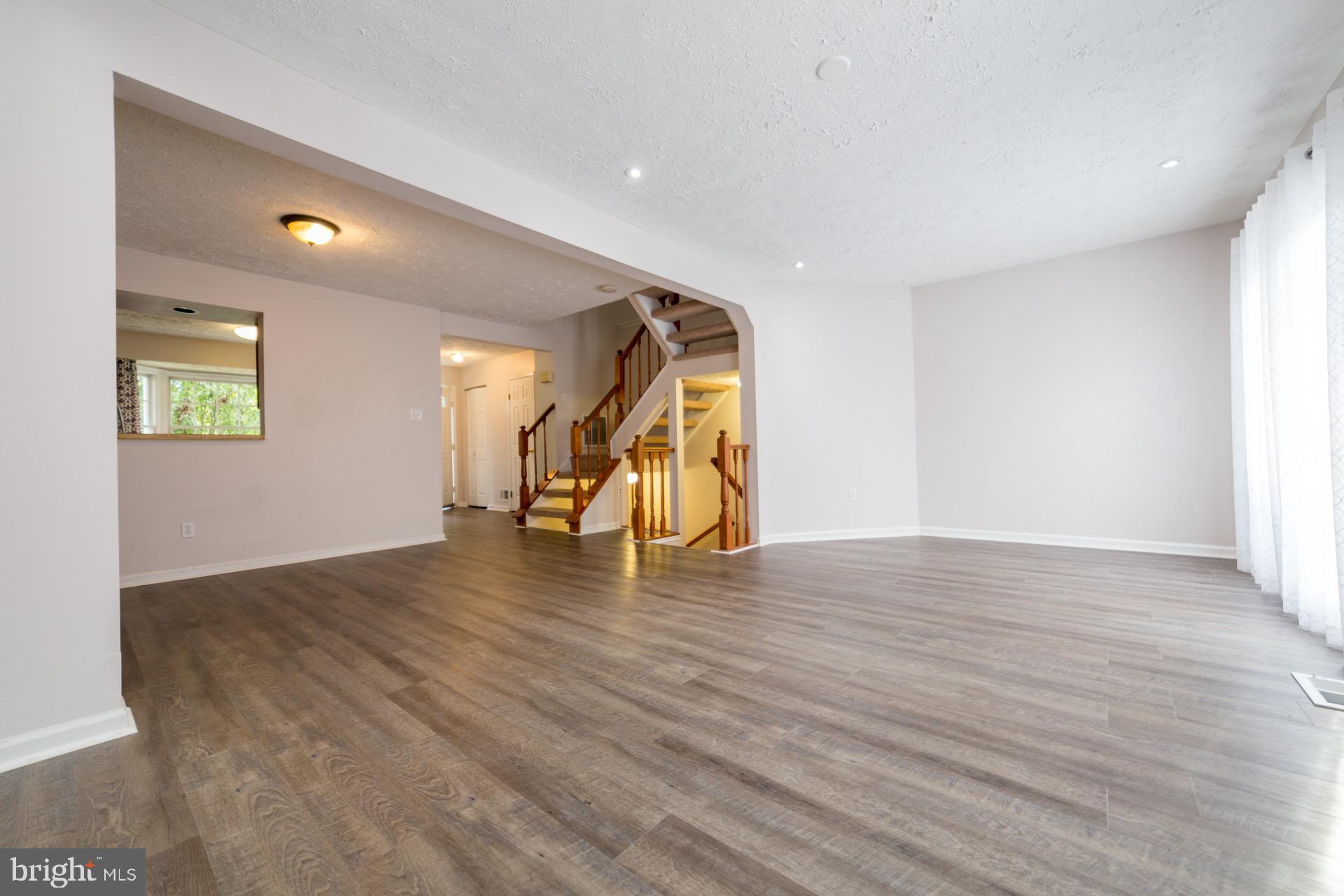 GUNNERS LAKE VILLAGE - Residential Lease