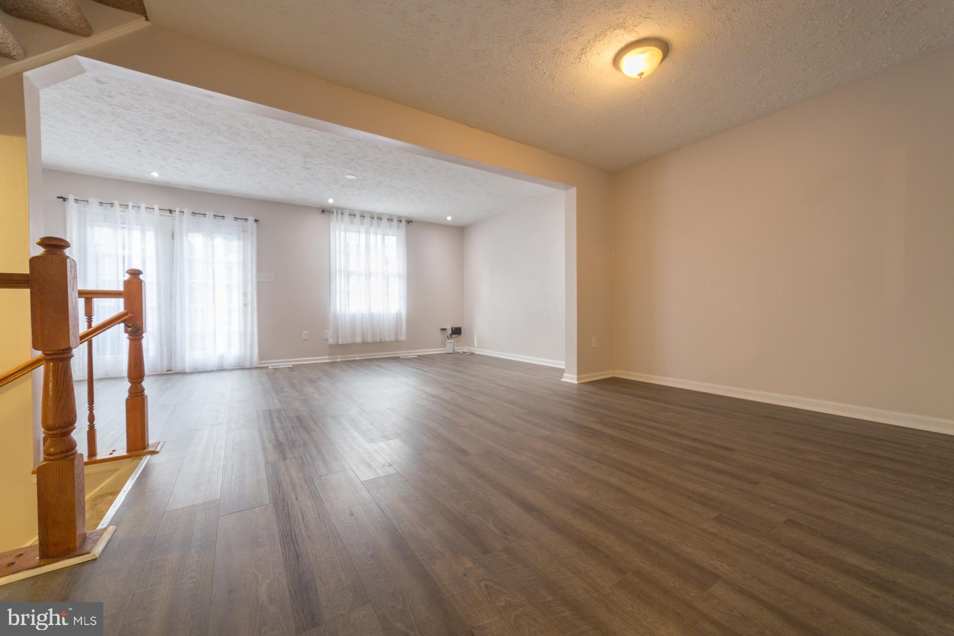 GUNNERS LAKE VILLAGE - Residential Lease