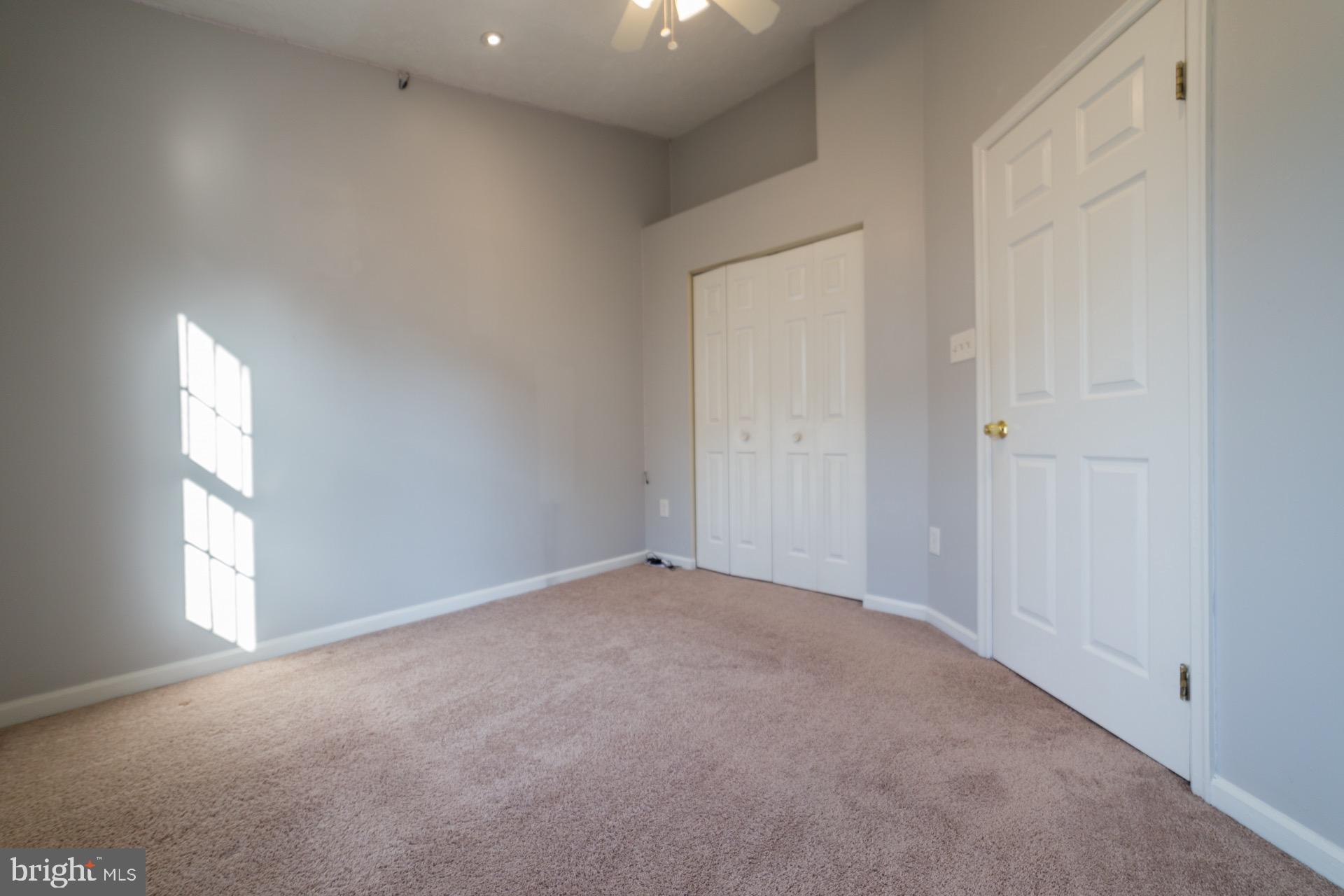 GUNNERS LAKE VILLAGE - Residential Lease