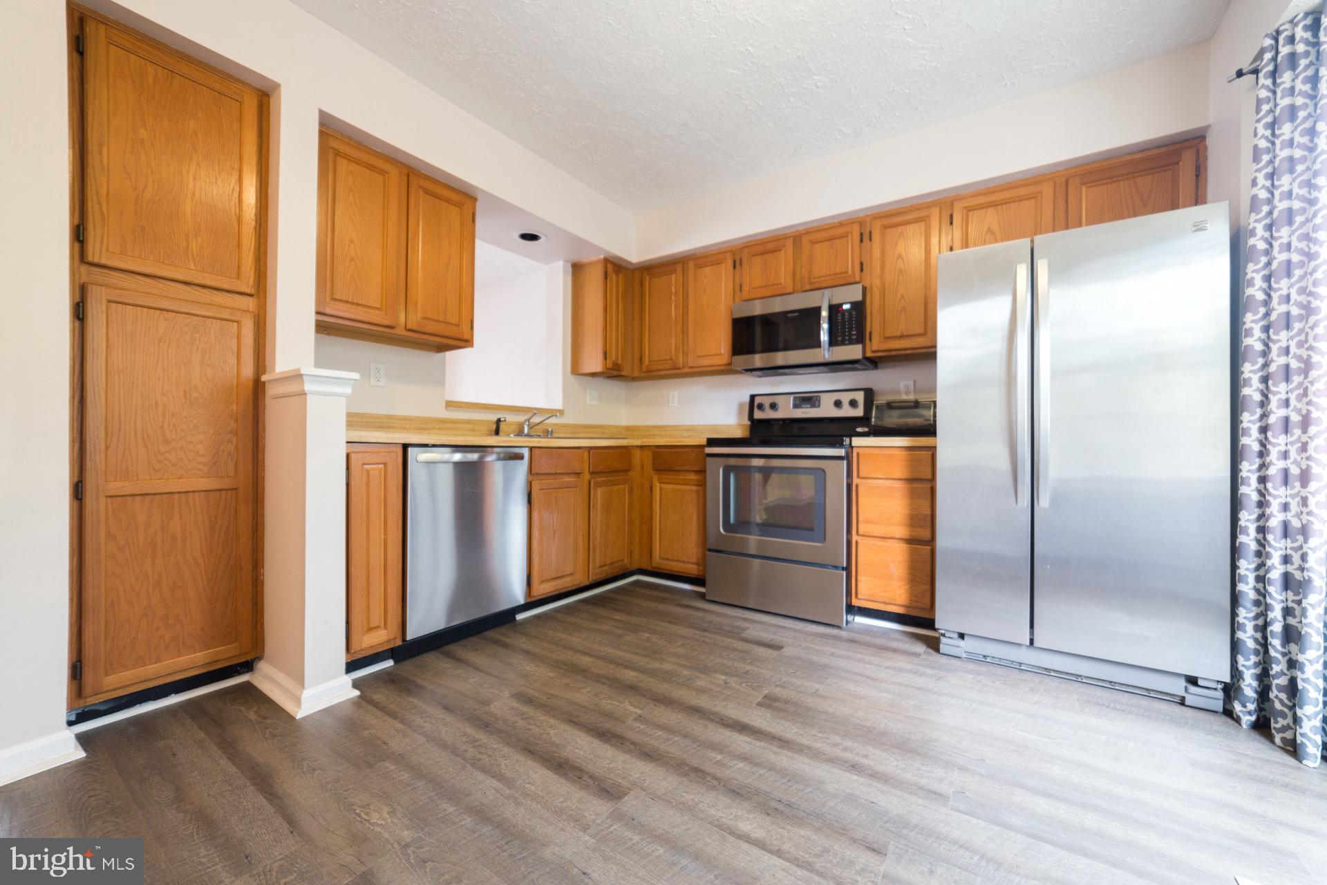 GUNNERS LAKE VILLAGE - Residential Lease