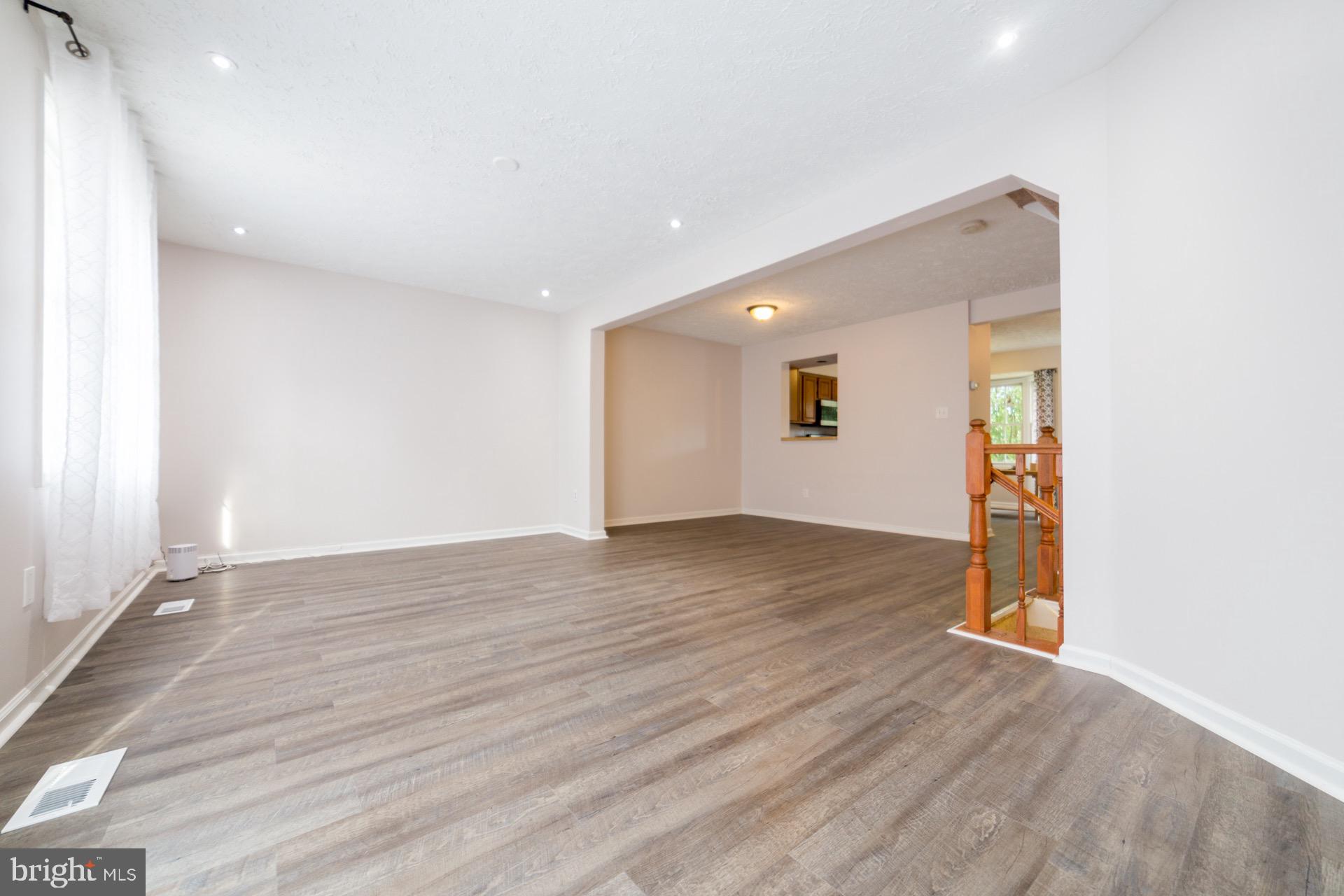 GUNNERS LAKE VILLAGE - Residential Lease