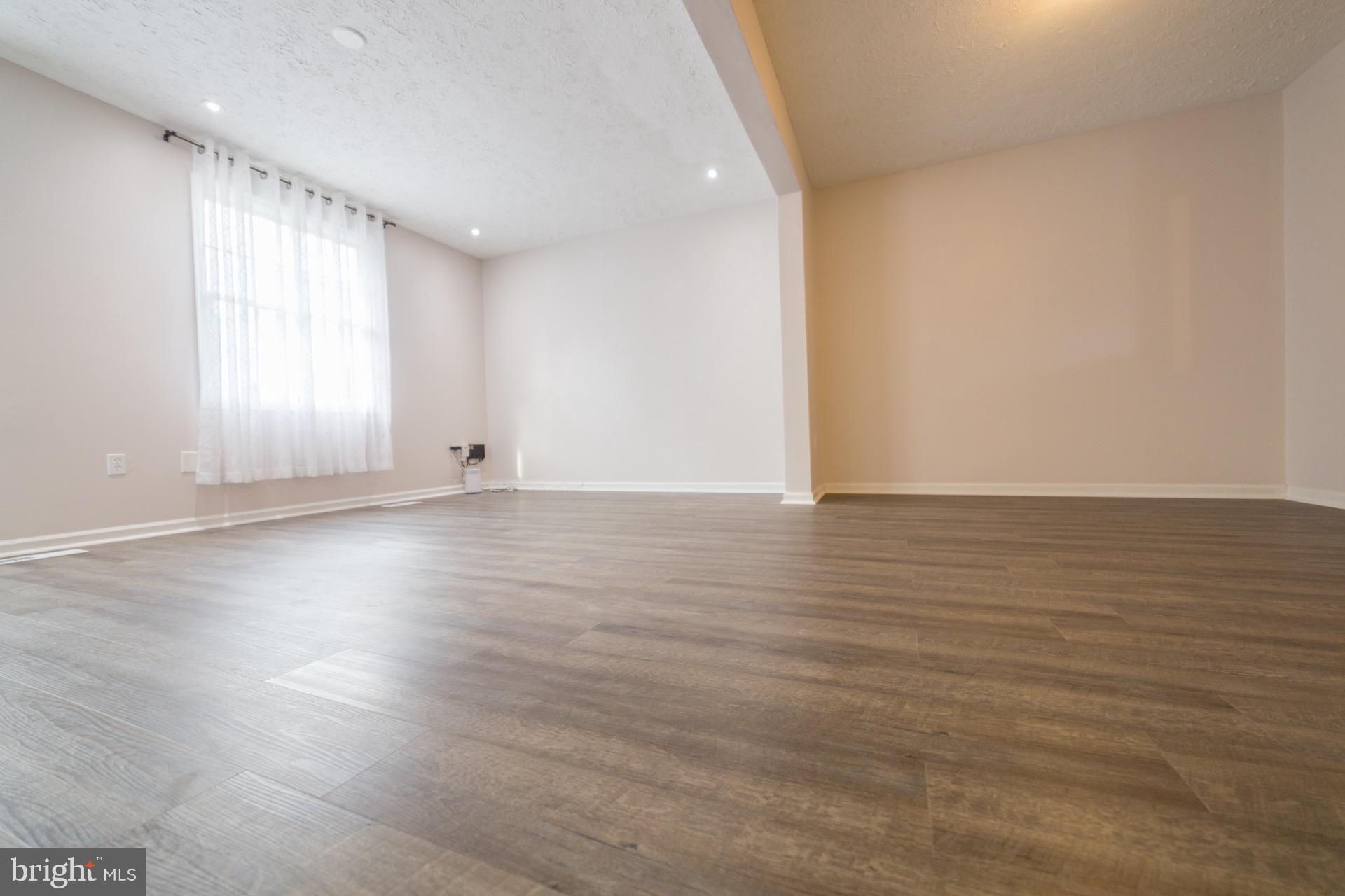 GUNNERS LAKE VILLAGE - Residential Lease