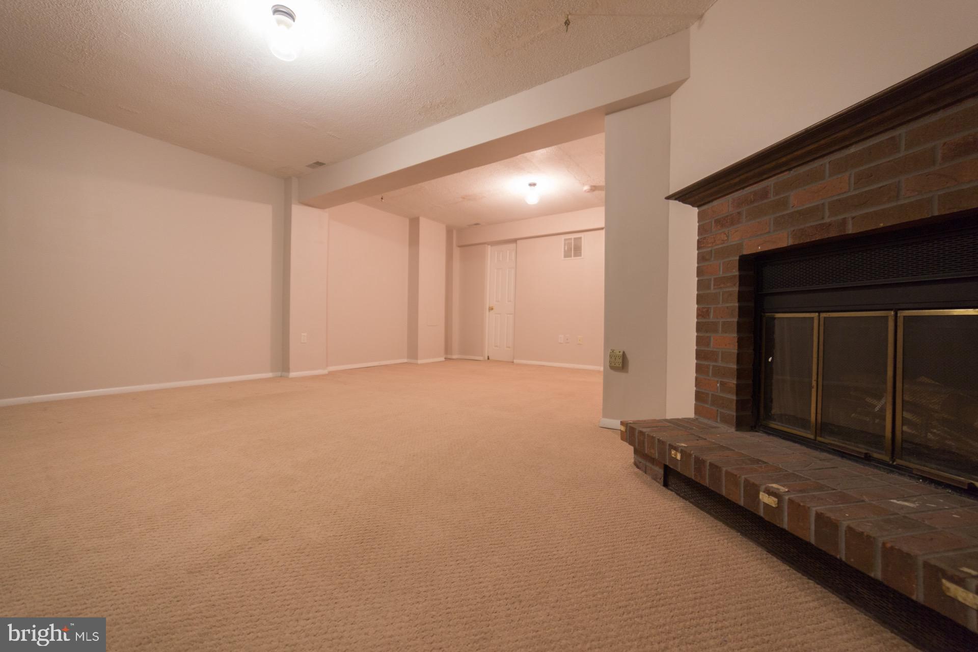 GUNNERS LAKE VILLAGE - Residential Lease