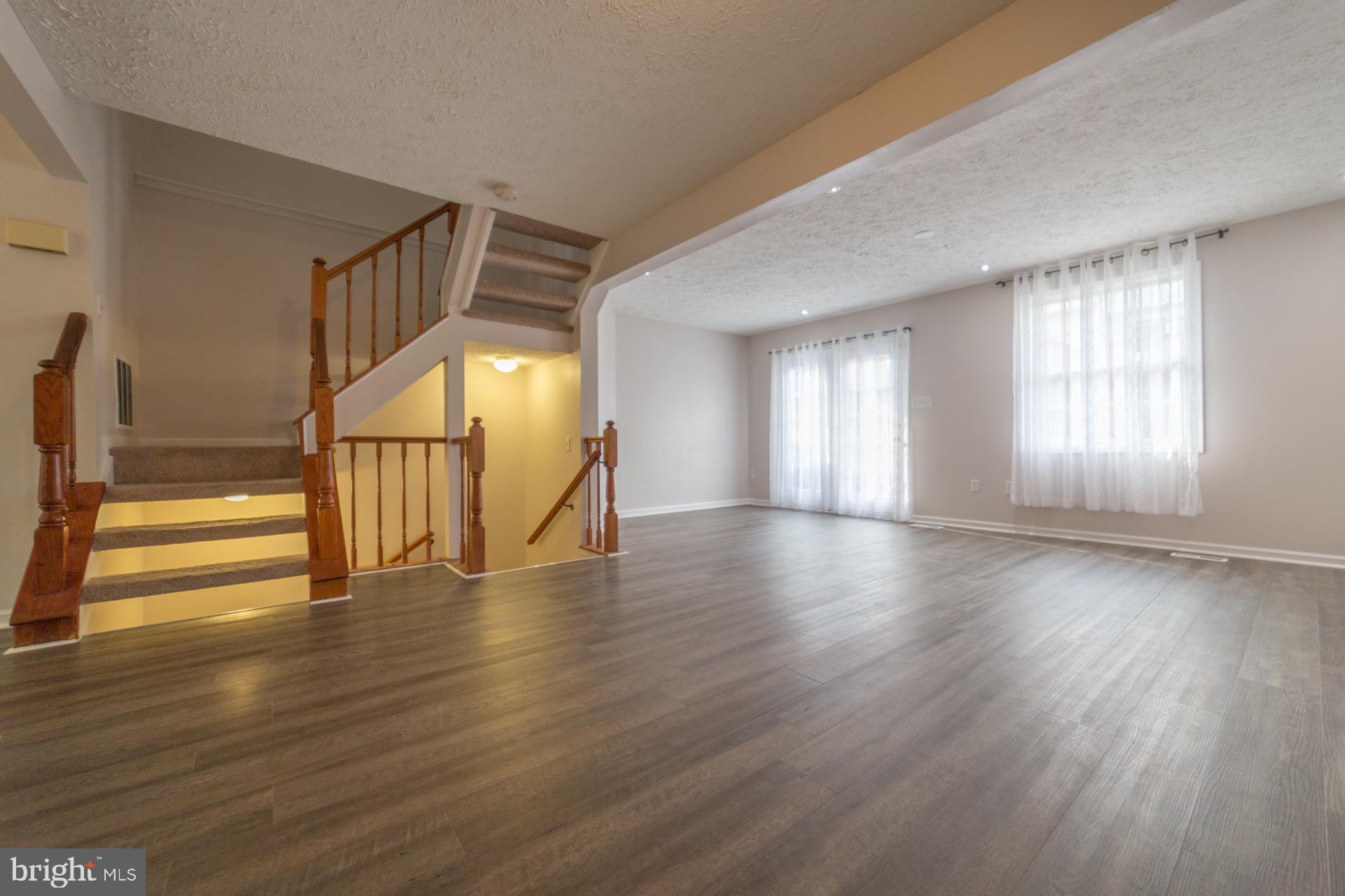 GUNNERS LAKE VILLAGE - Residential Lease