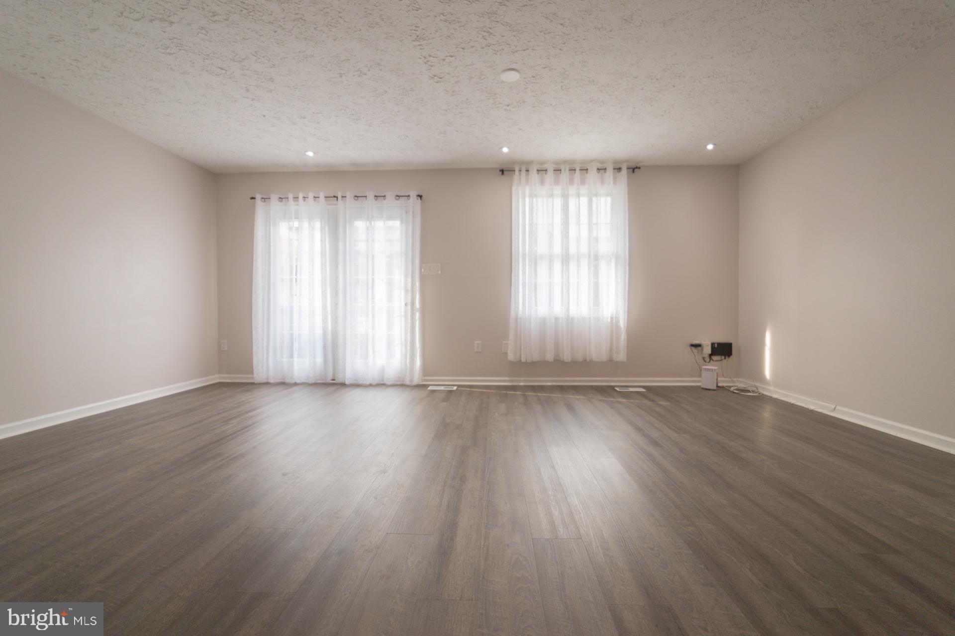 GUNNERS LAKE VILLAGE - Residential Lease