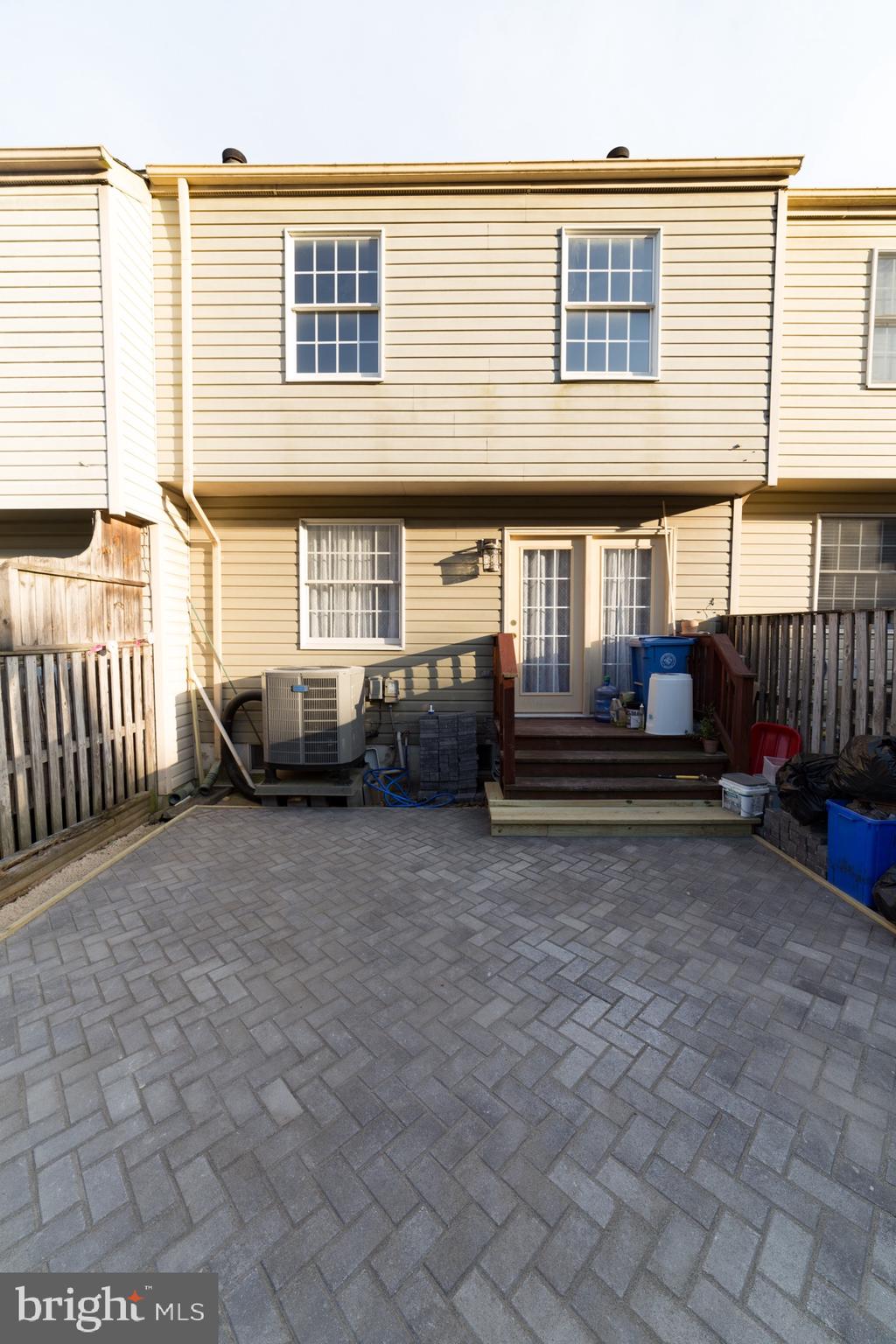 GUNNERS LAKE VILLAGE - Residential Lease