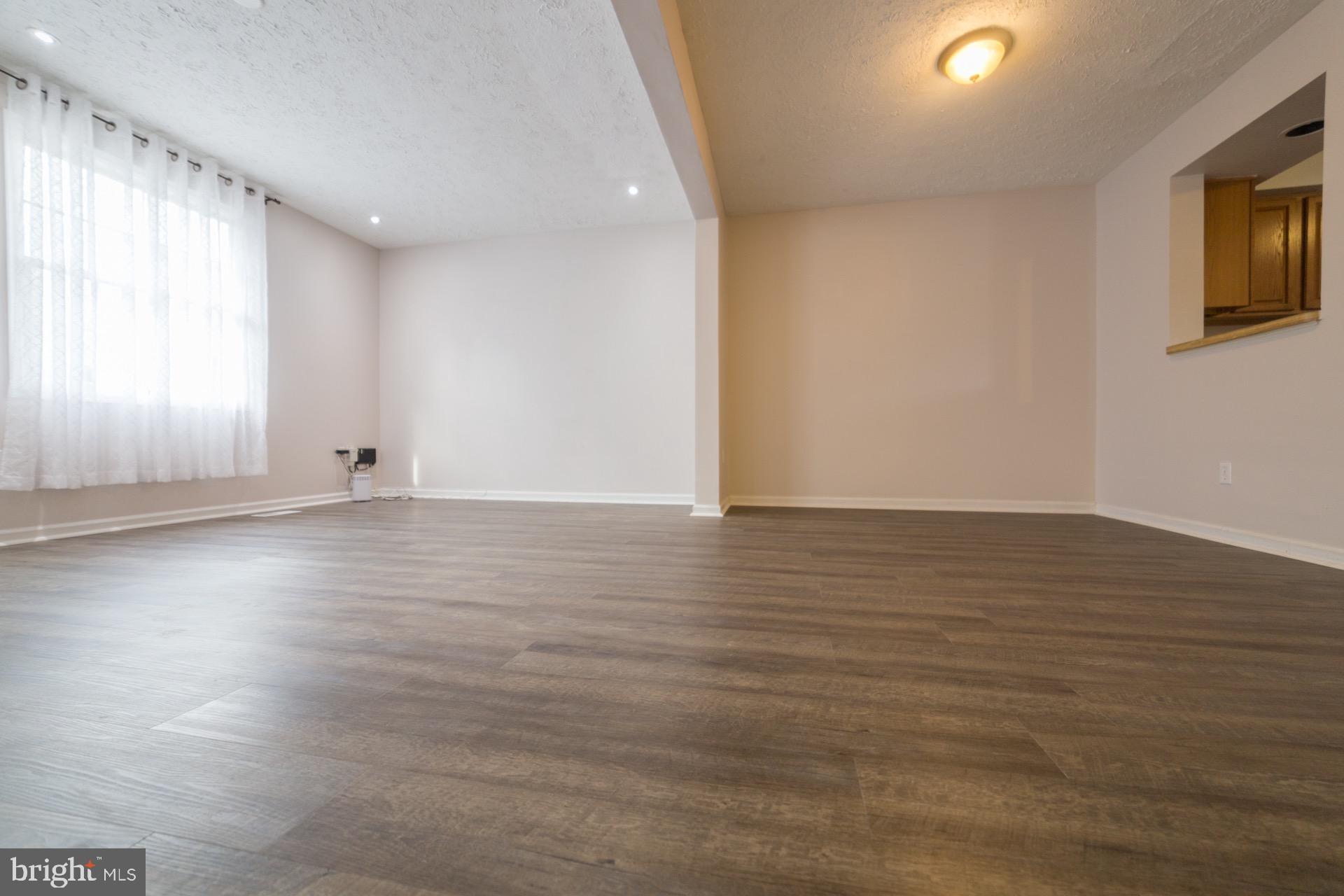 GUNNERS LAKE VILLAGE - Residential Lease