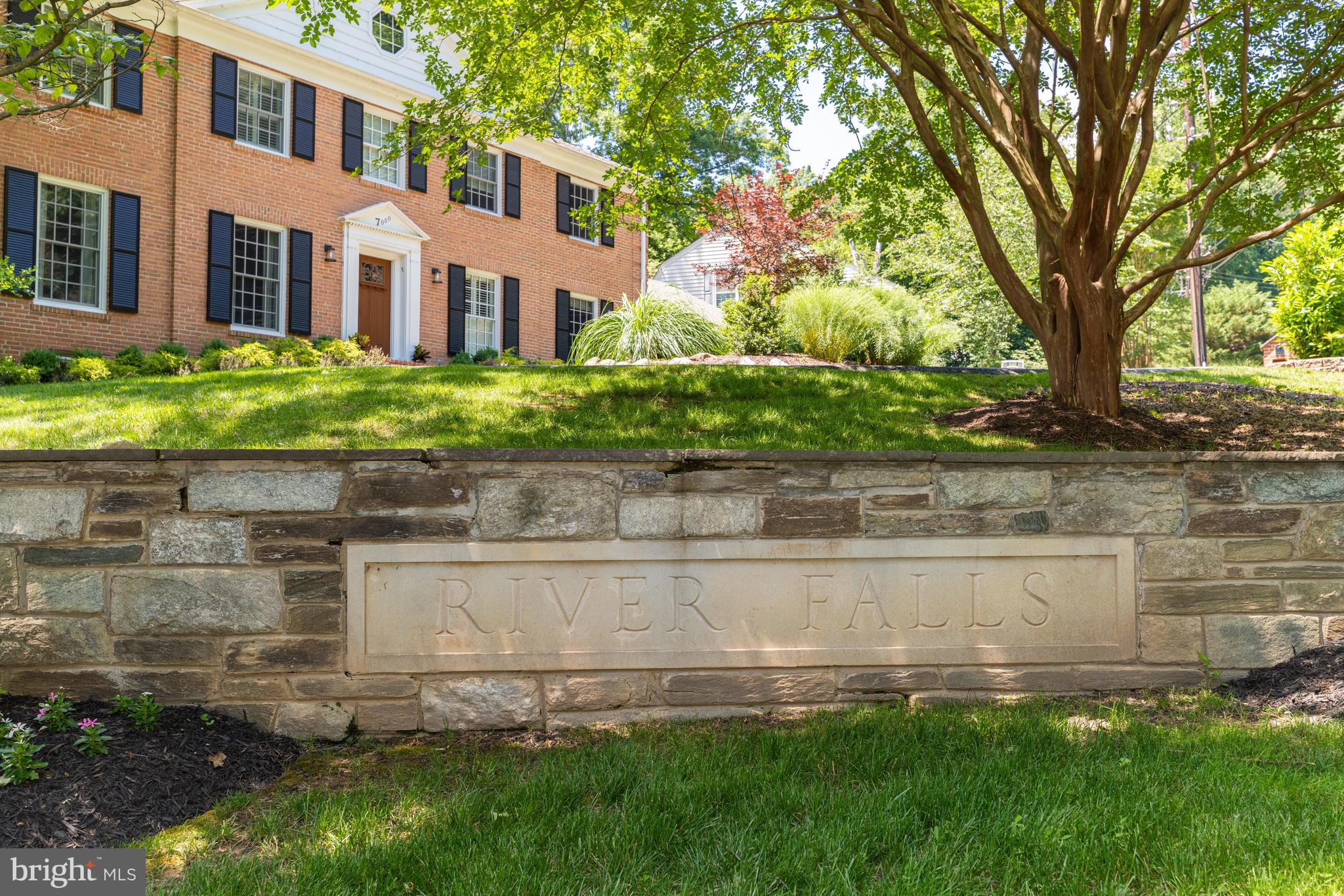 RIVER FALLS - Residential