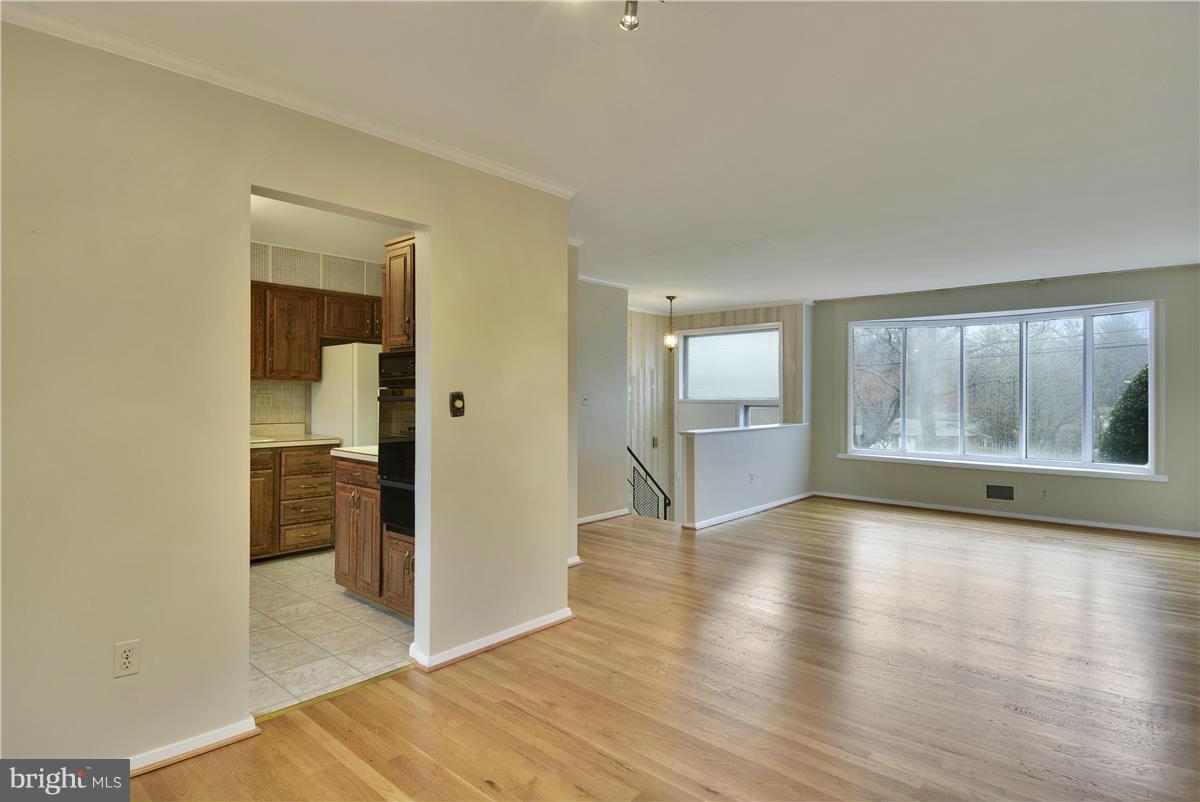 NEWPORT HILLS - Residential