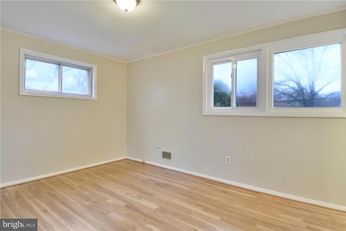 NEWPORT HILLS - Residential