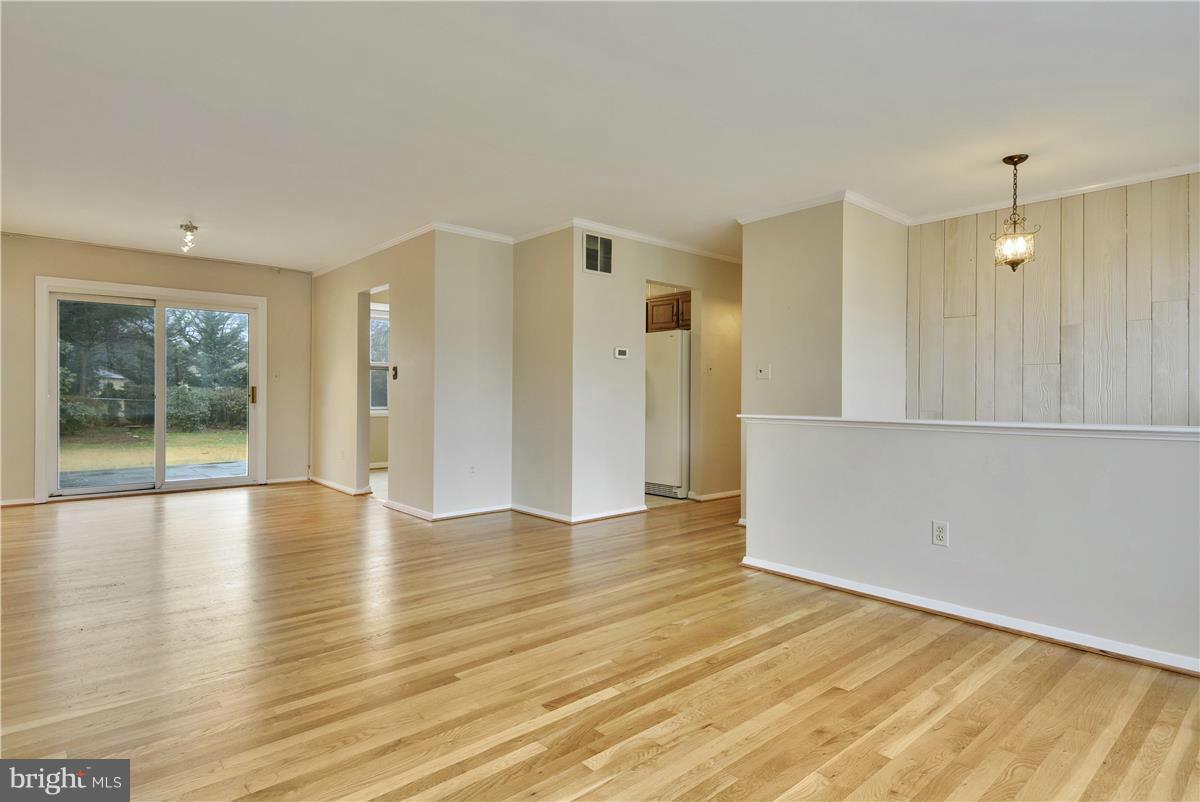 NEWPORT HILLS - Residential