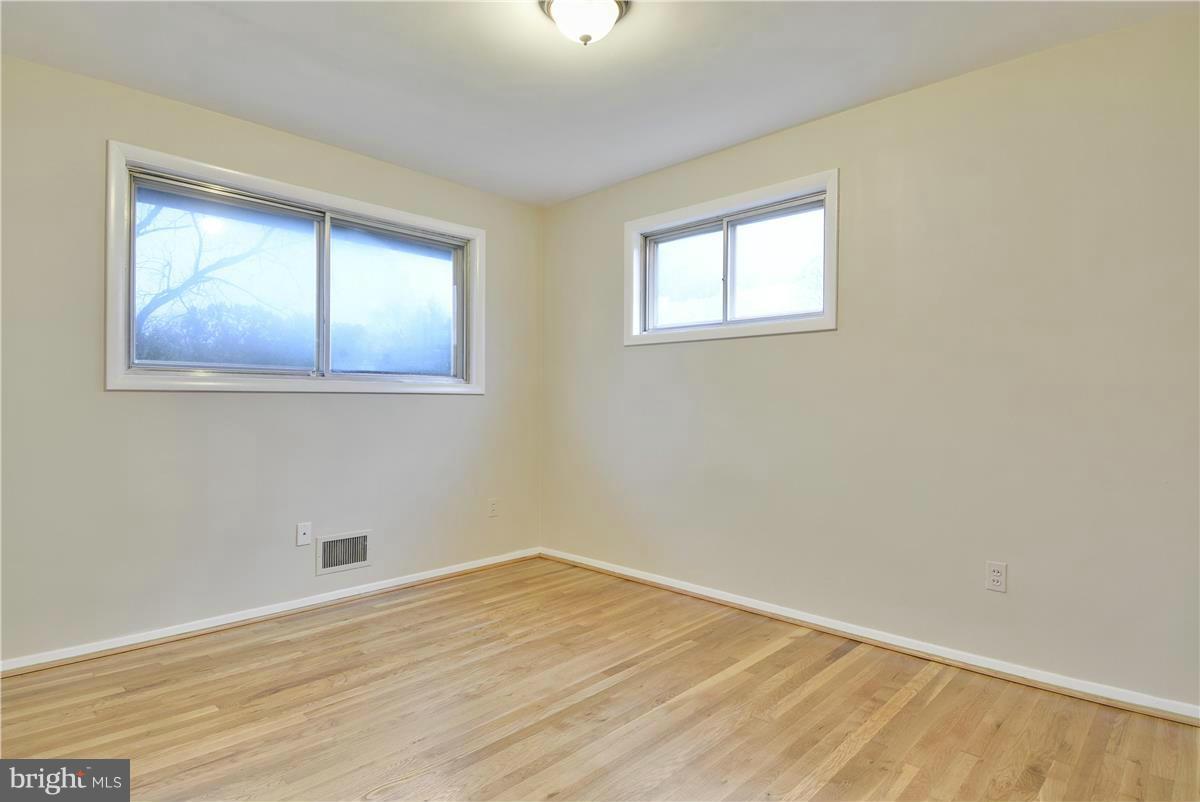 NEWPORT HILLS - Residential