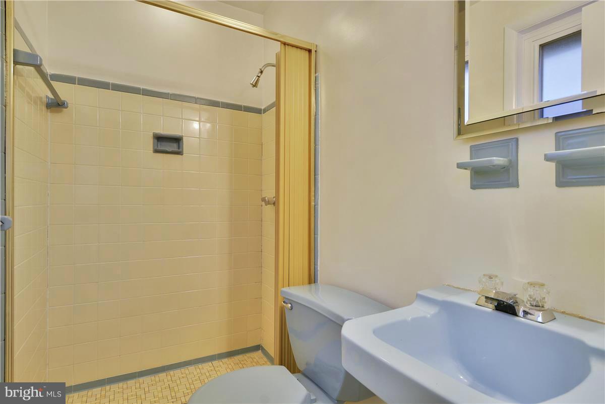 NEWPORT HILLS - Residential