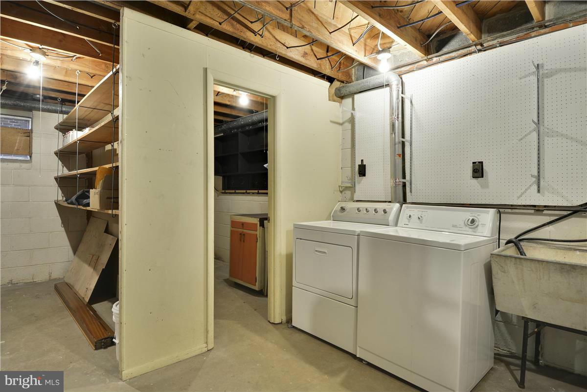 NEWPORT HILLS - Residential