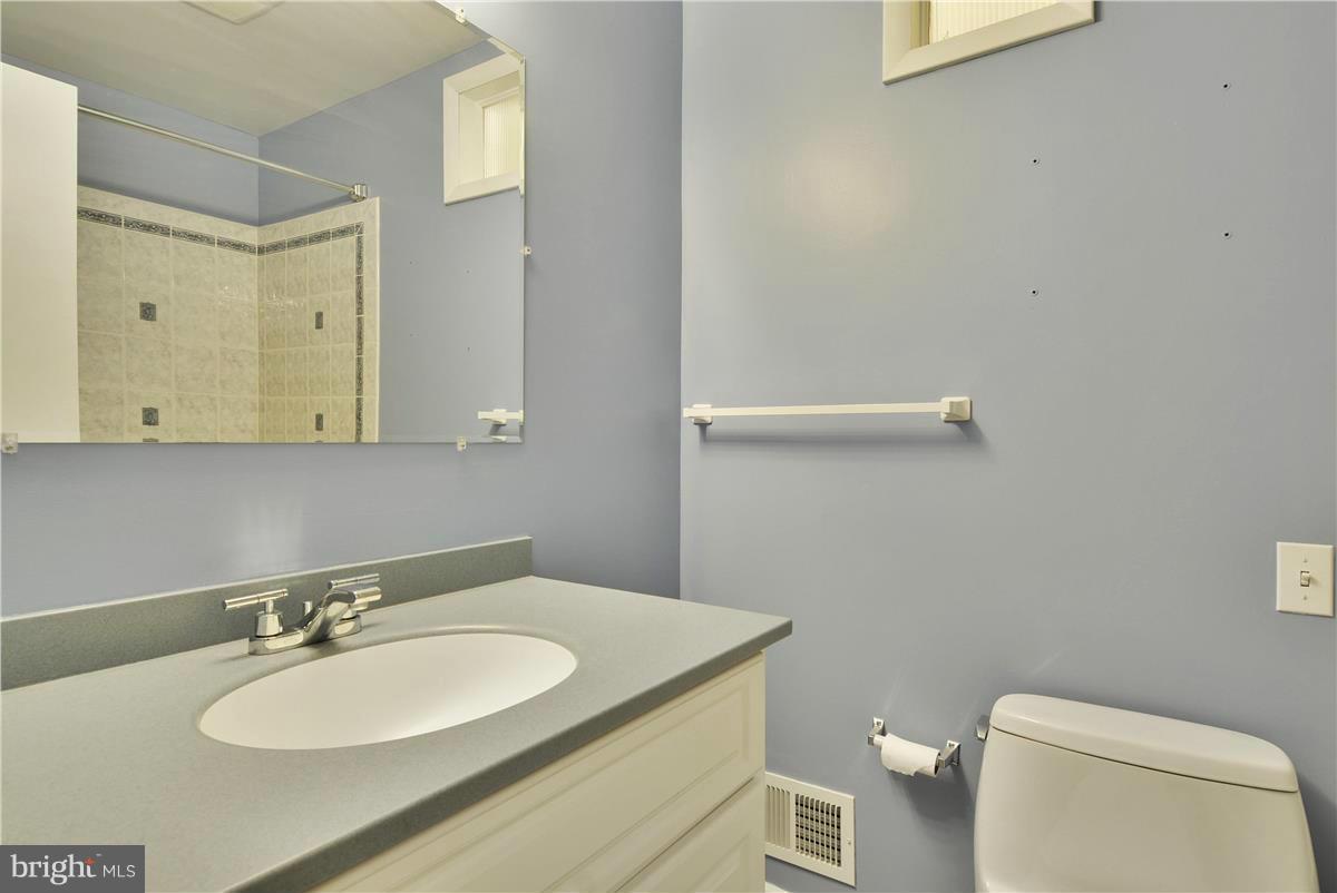 NEWPORT HILLS - Residential