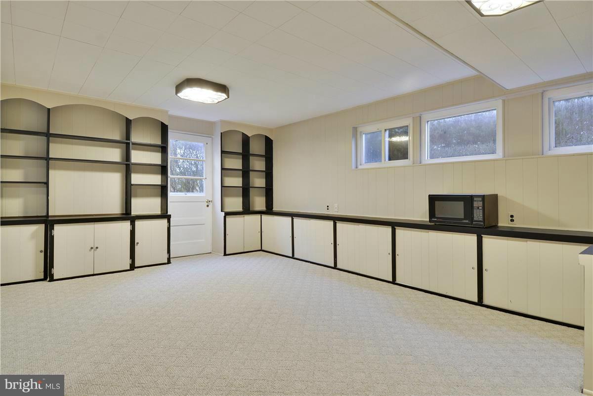 NEWPORT HILLS - Residential