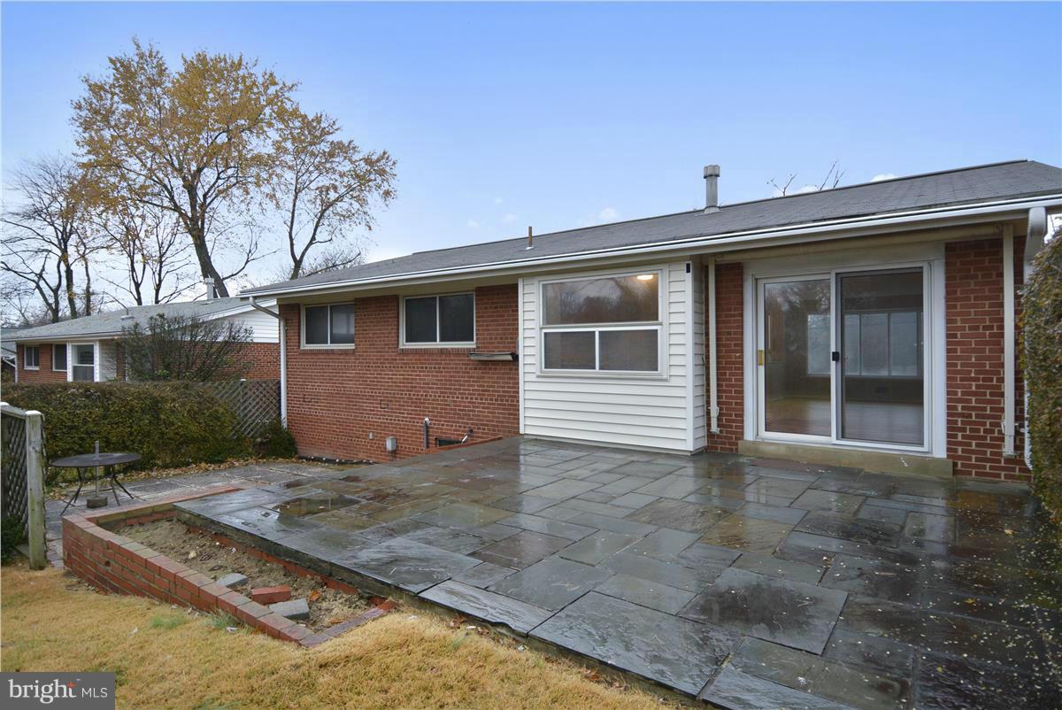 NEWPORT HILLS - Residential