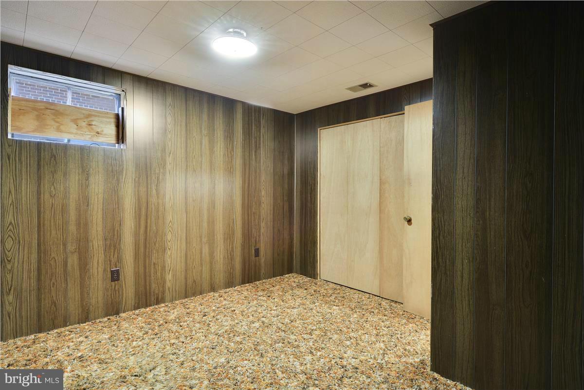 NEWPORT HILLS - Residential