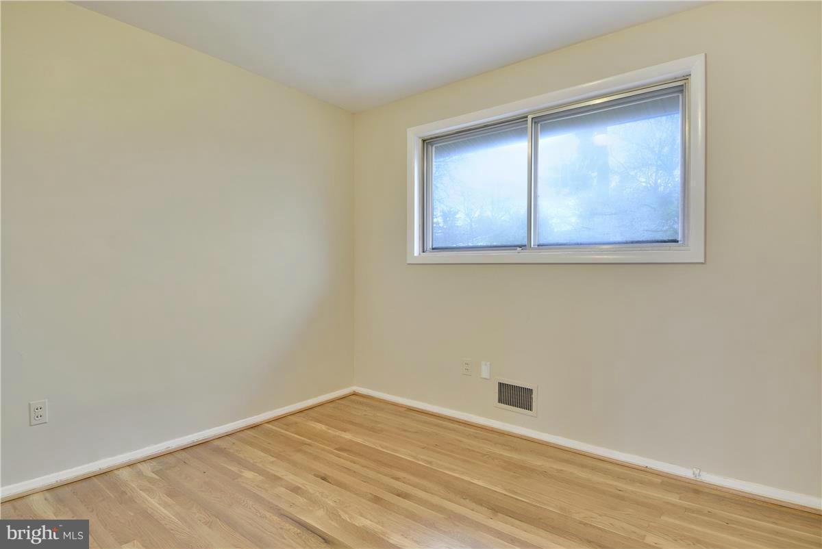 NEWPORT HILLS - Residential