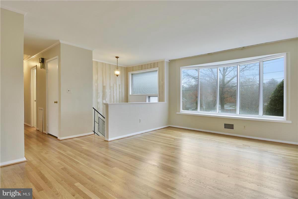 NEWPORT HILLS - Residential