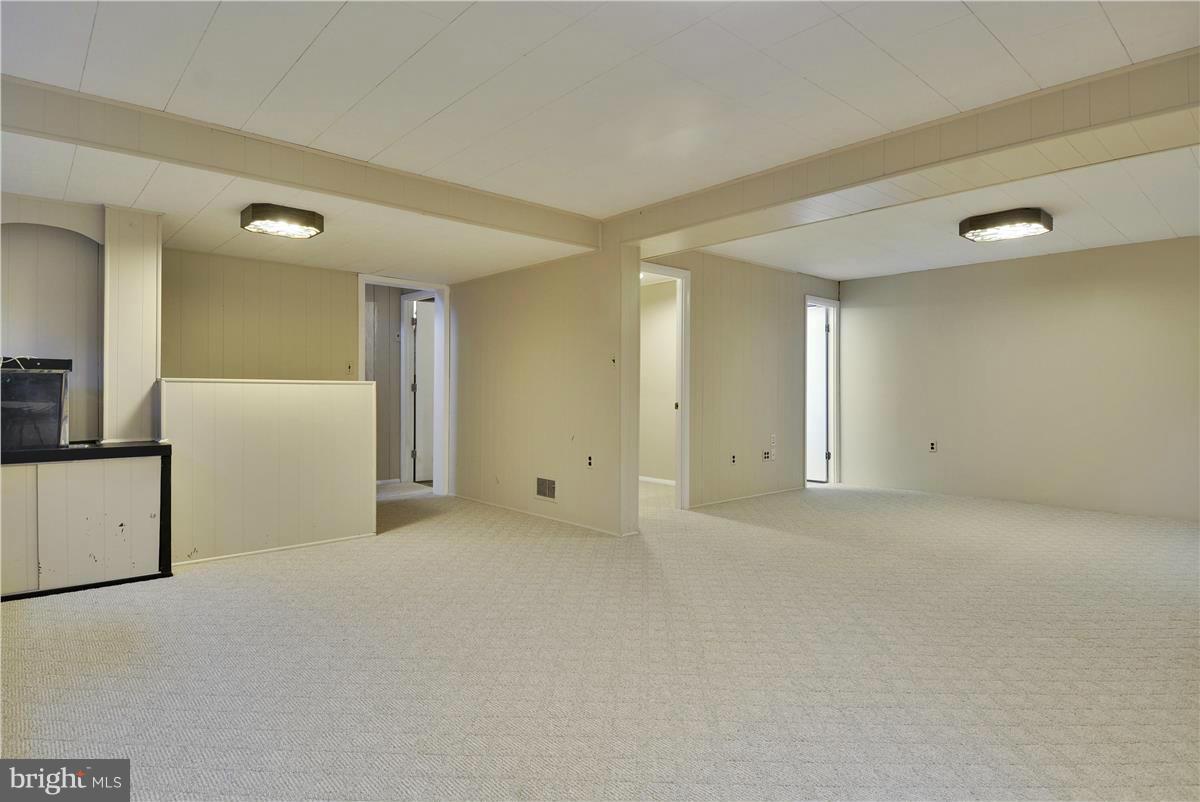 NEWPORT HILLS - Residential